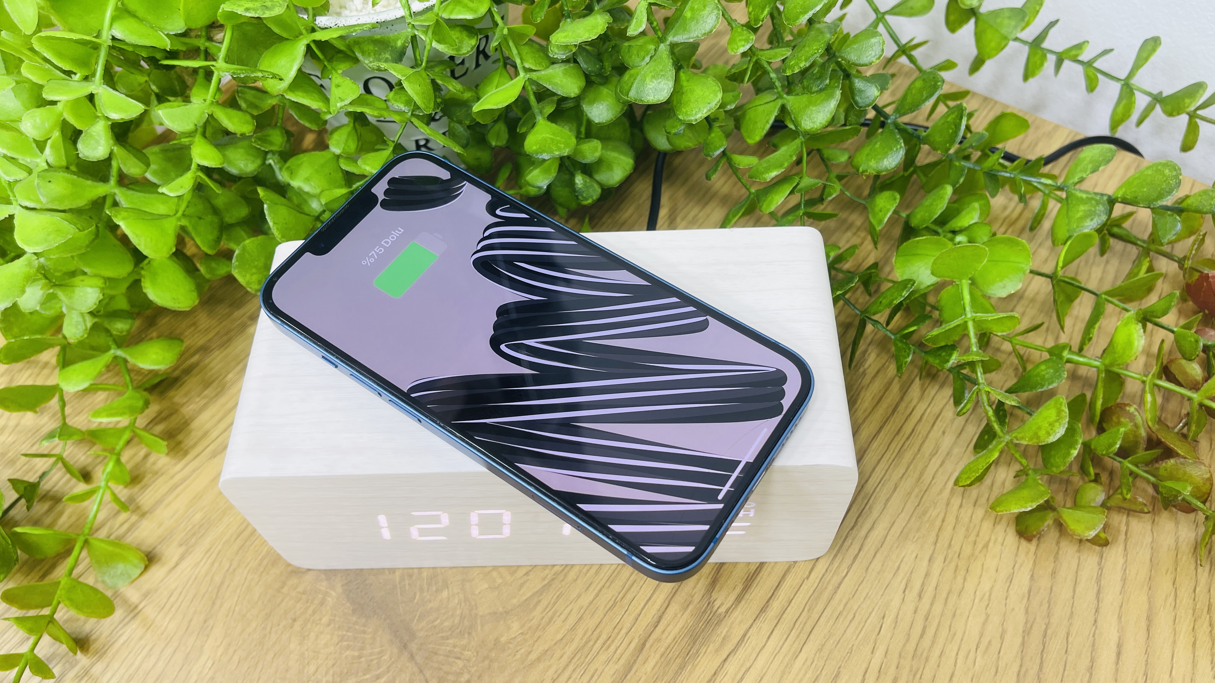 Simsiz Şarjlı Taxta Masaüstü Saat Ağ