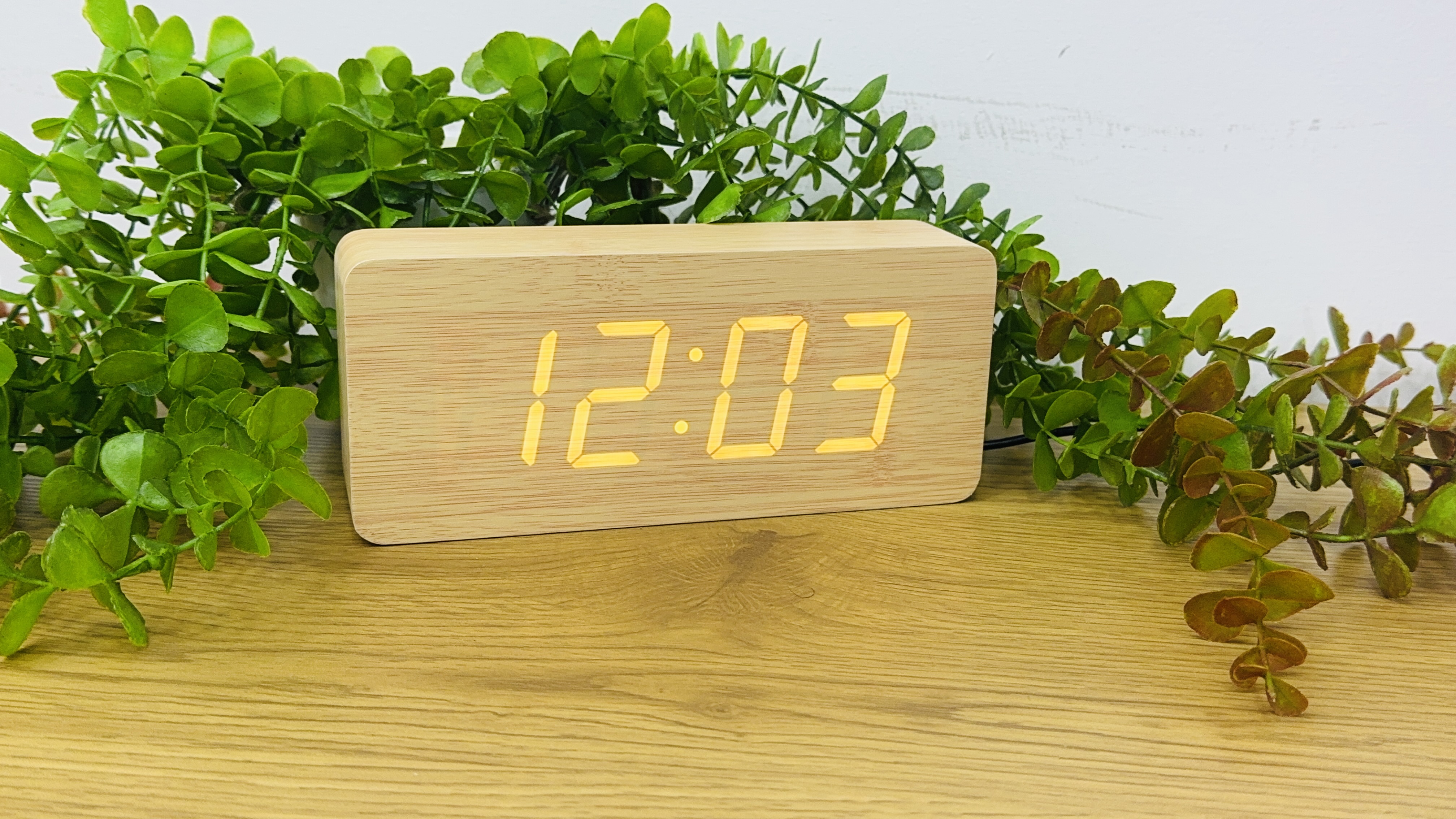 Sarı Taxta Görünüşlü LED Masaüstü Saat 21 Sm