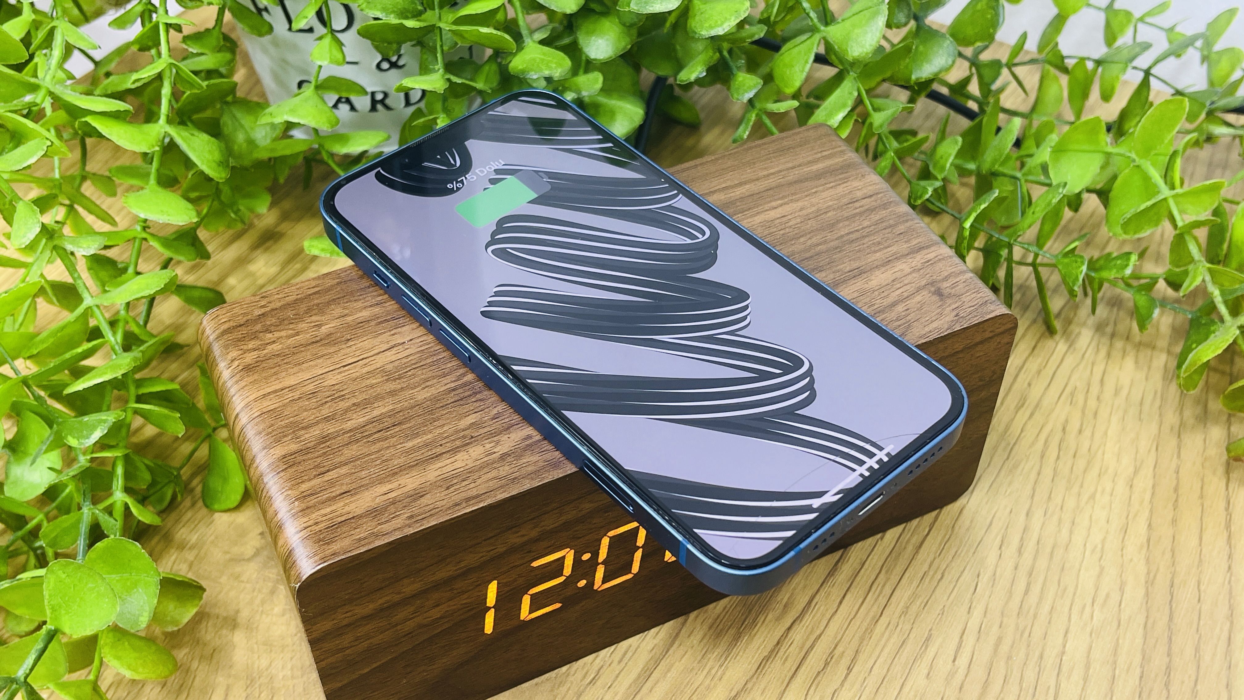 Simsiz Şarjlı Taxta Masaüstü Saat Qəhvəyi