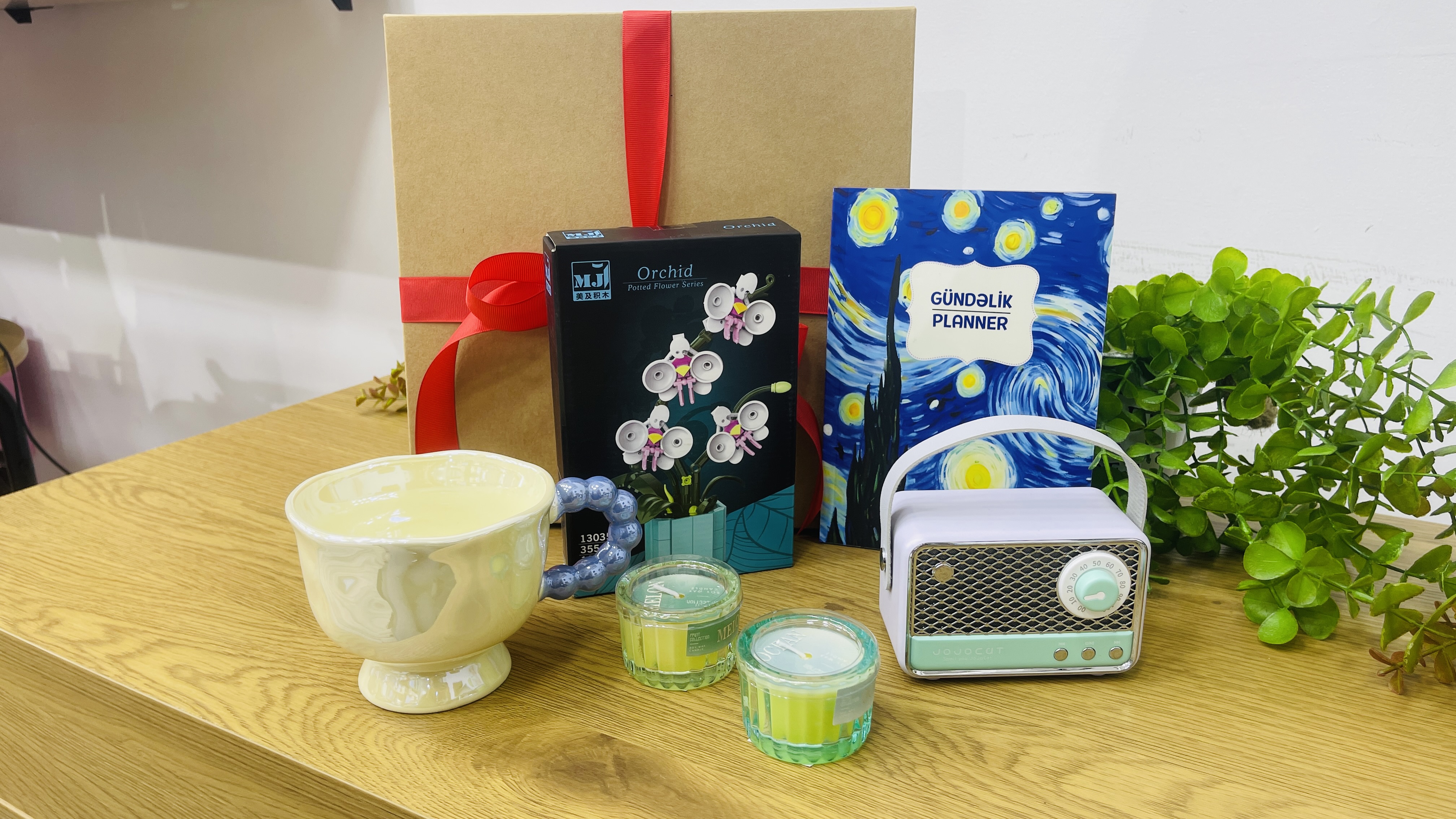 Van Qoq Dizaynlı Gift Box