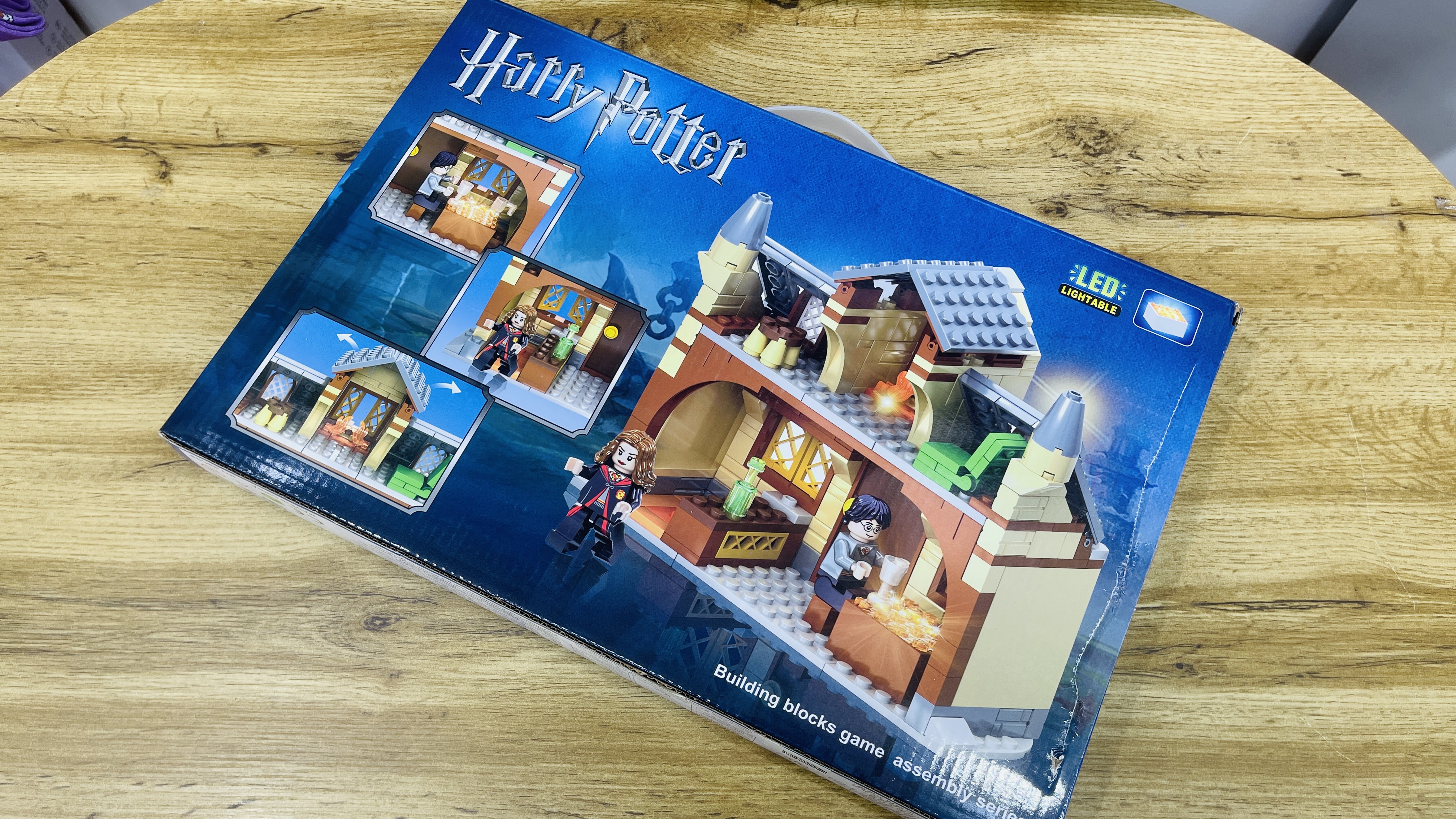 Harry Potter Temalı İşıqlı Konstruksiya Dəsti (323 Hissə)