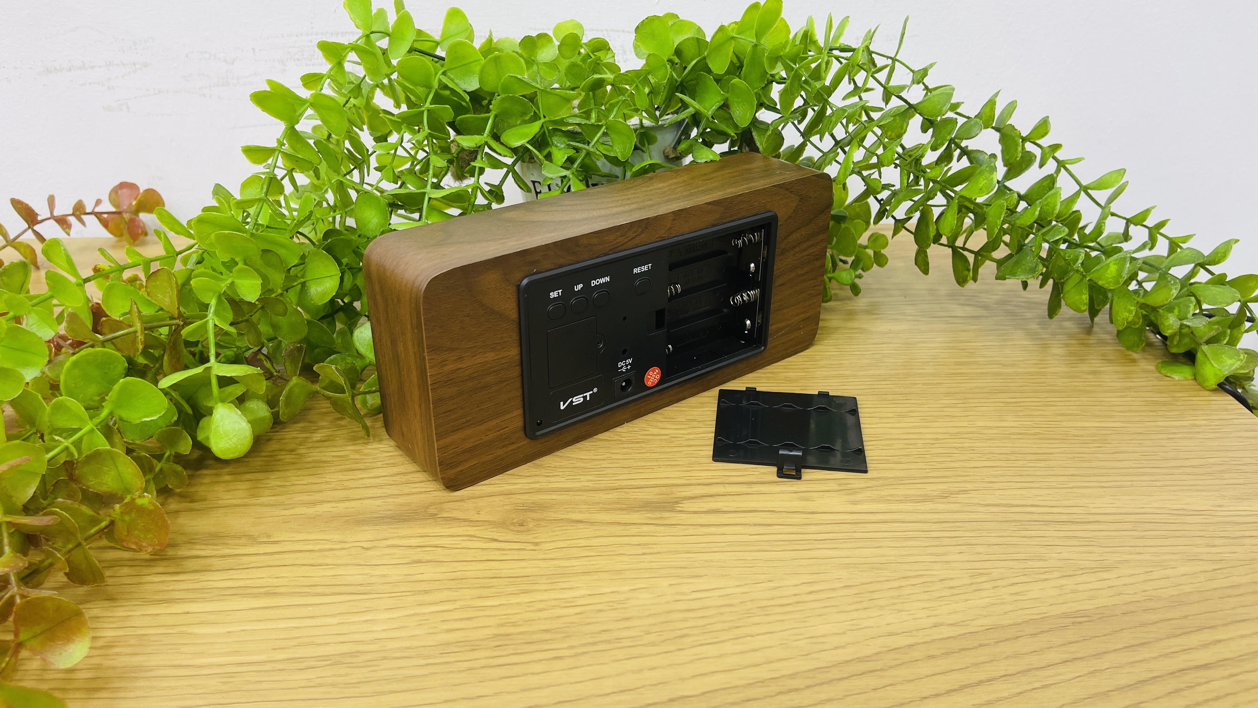 Qəhvəyi Taxta Görünüşlü LED Masaüstü Saat 21 Sm