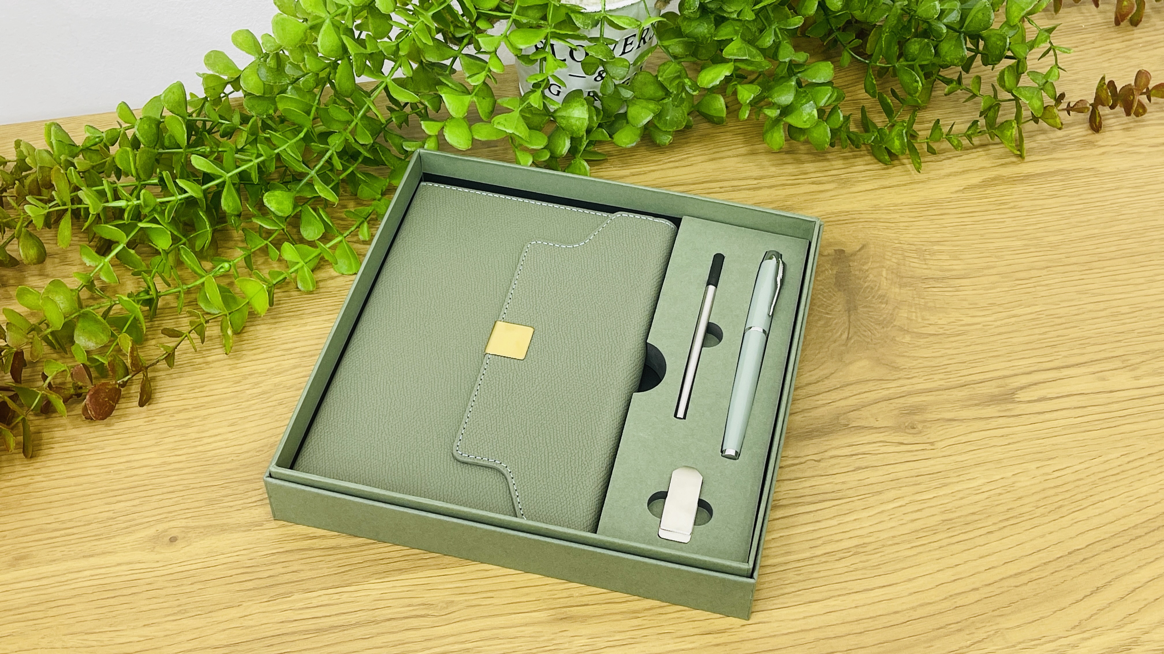 Minimalist Dizaynlı Dəst