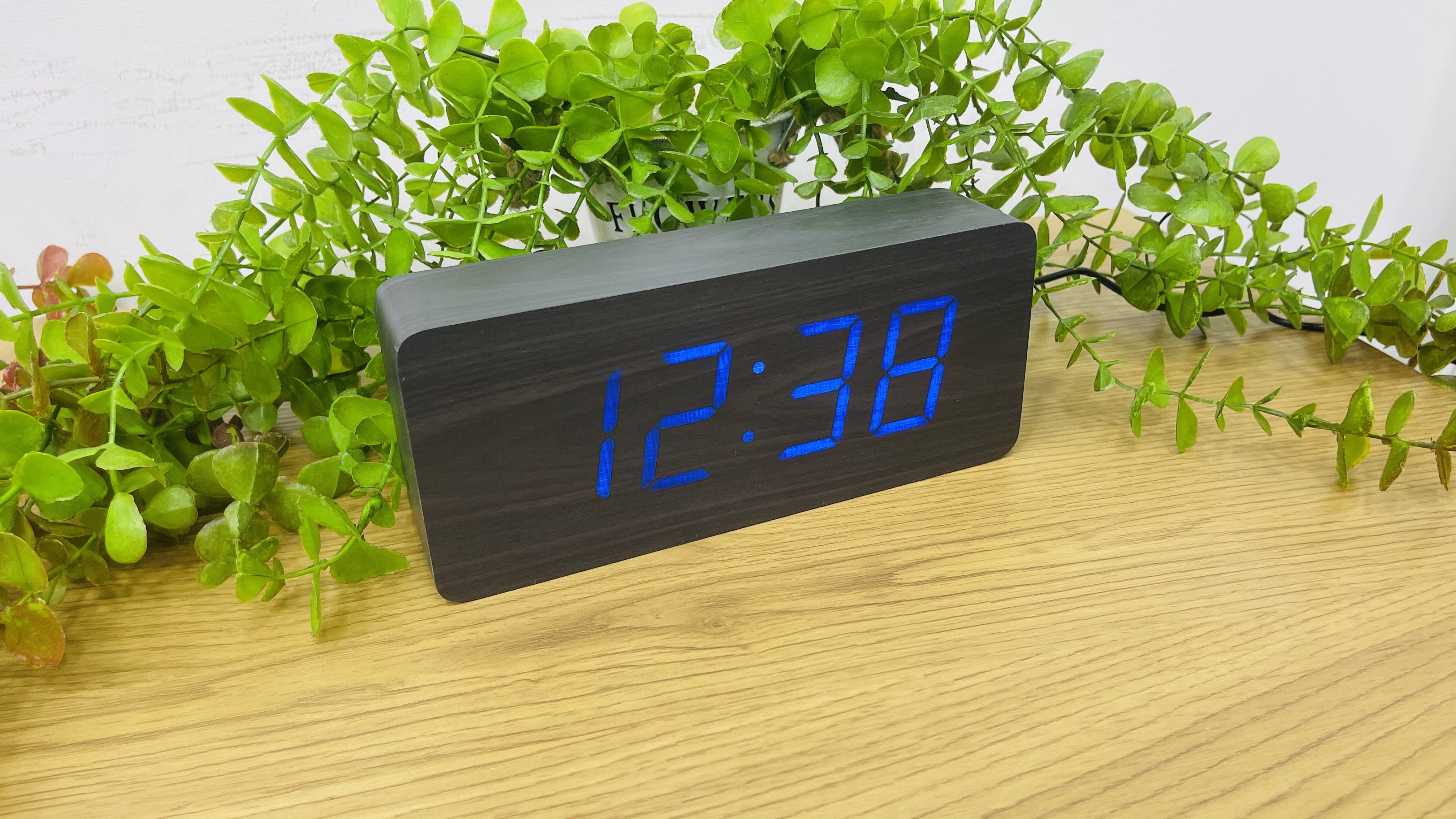 Qara Taxta Görünüşlü LED Masaüstü Saat 21 Sm