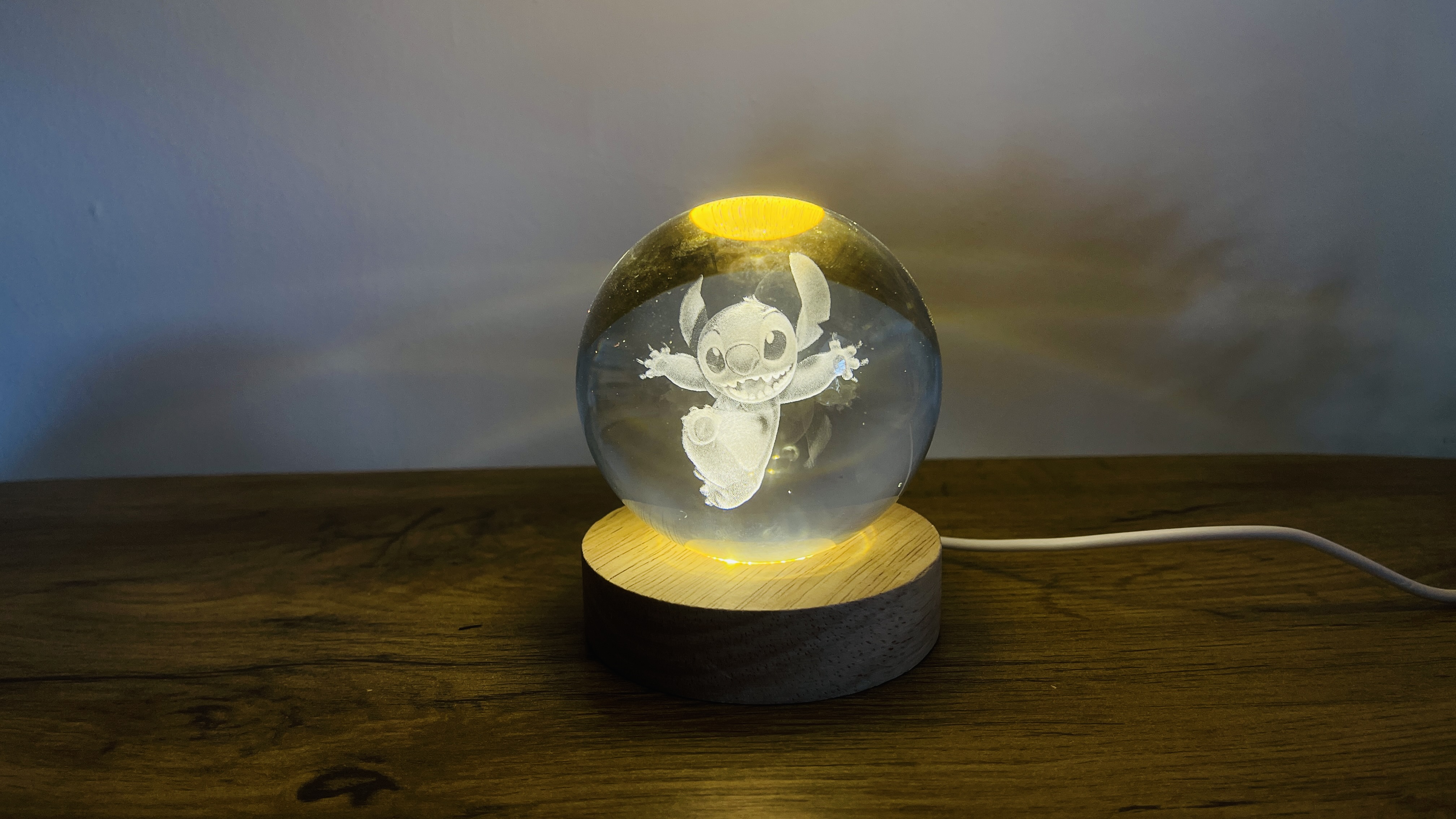 Stitch İşıqlı Kristal Kürə (Böyük 7.5 x 10 sm)