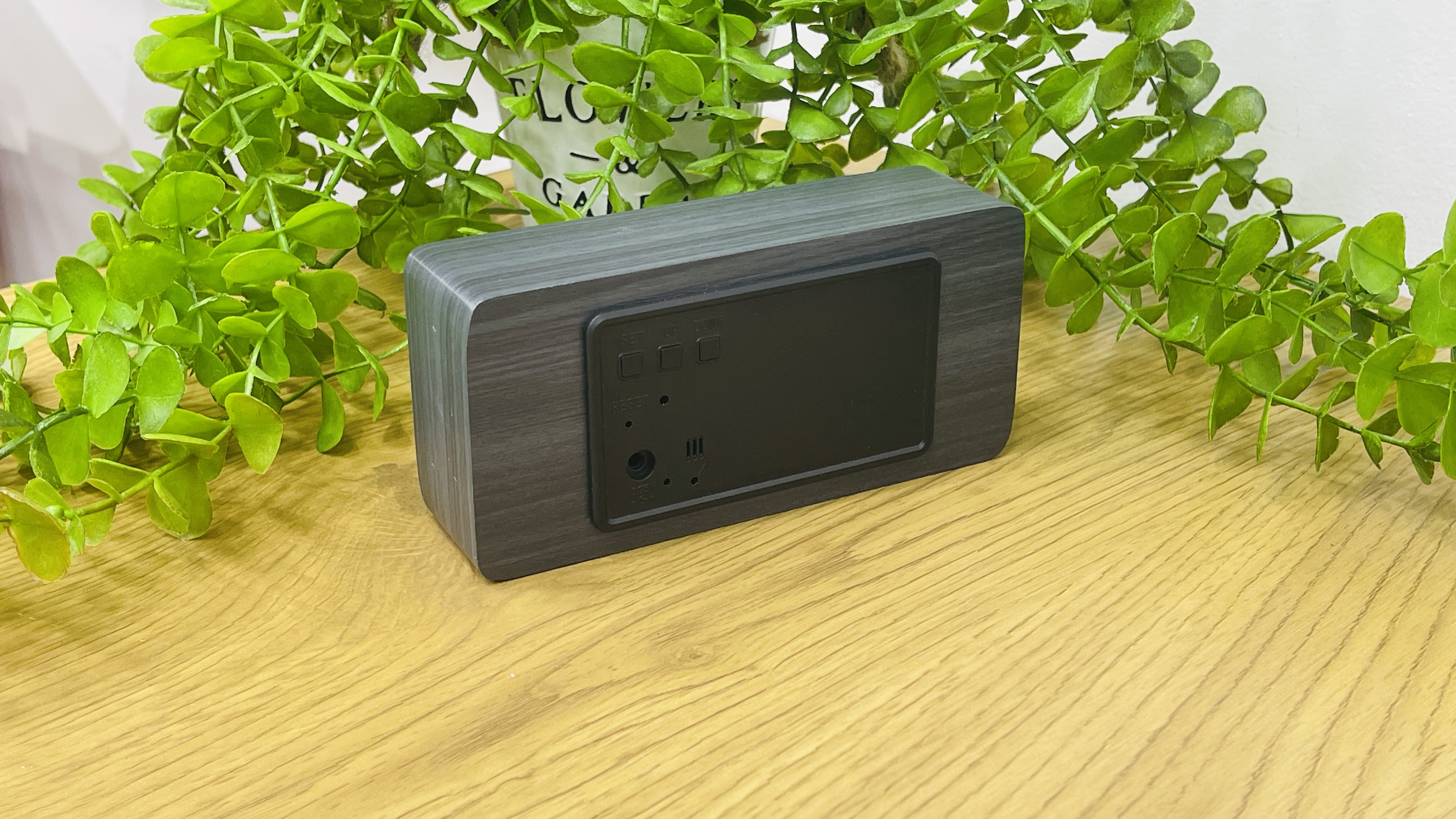 Qara Taxta Dizaynlı LED Elektron Saat 