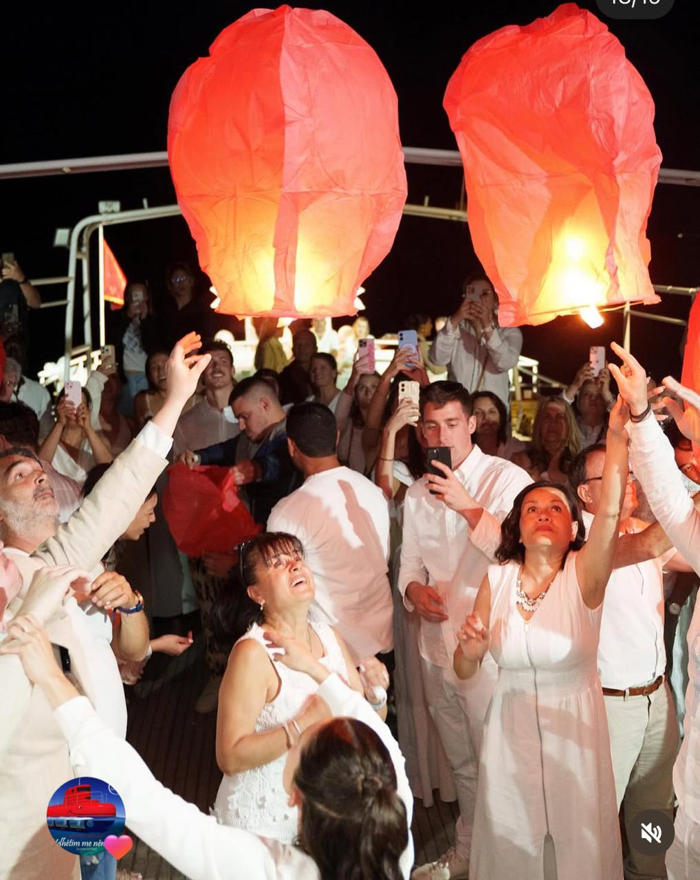 Night Tour-Your Dinner Boat Experience