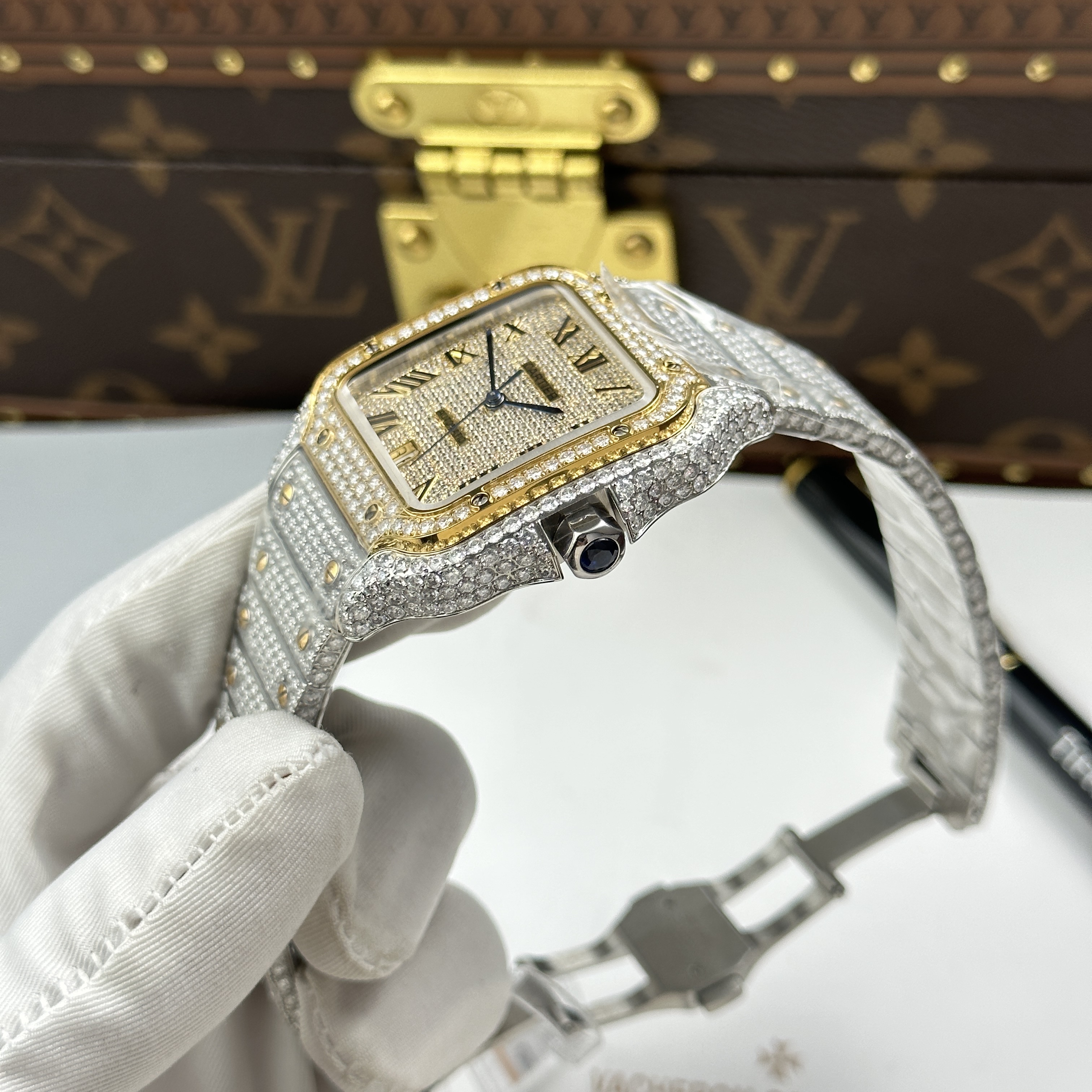 Đồng hồ Cartier de Santos Full Moissanite • Size 39.8mm