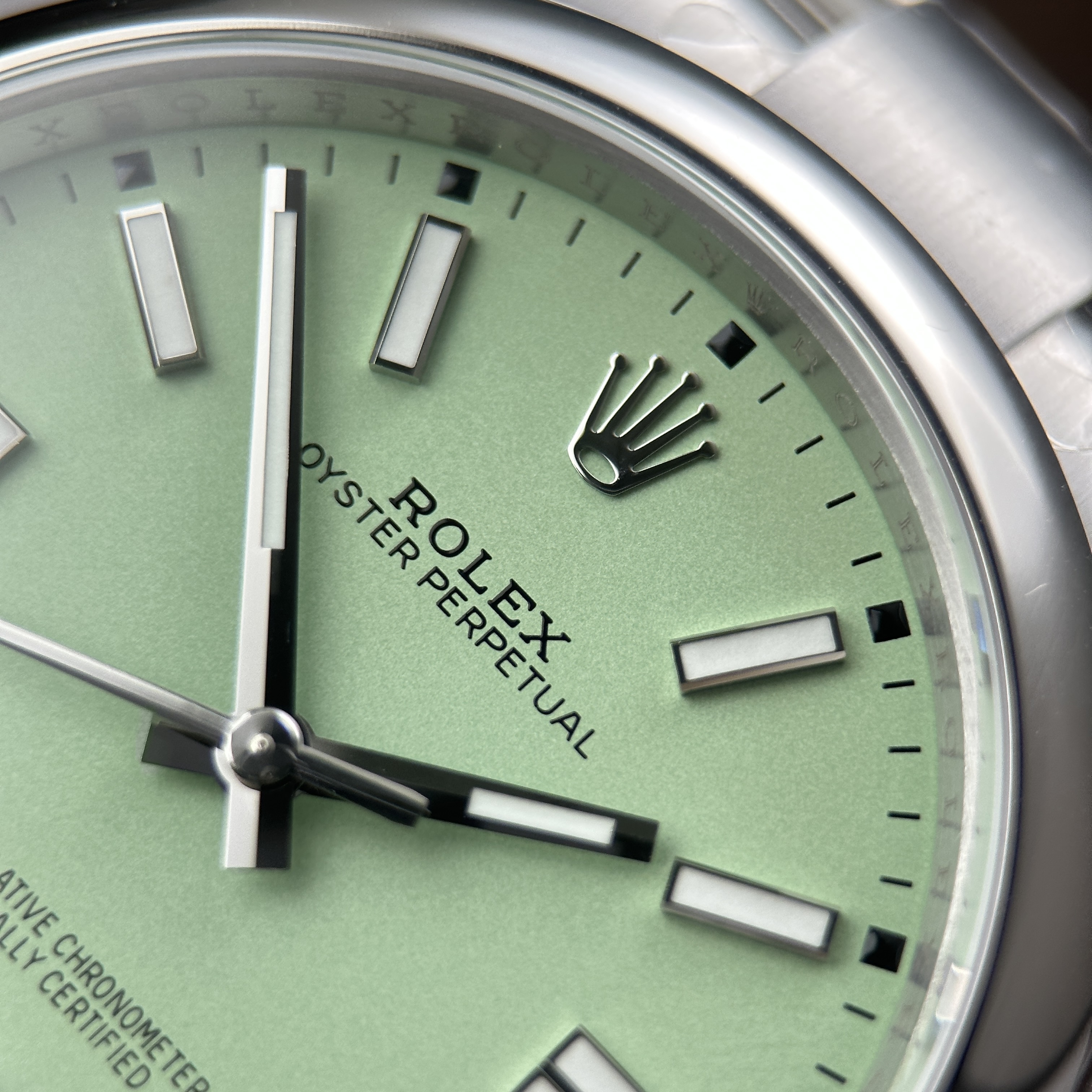 Đồng hồ Rolex Oyster Perpetual 134300 mặt số Pistachio • Size 41mm