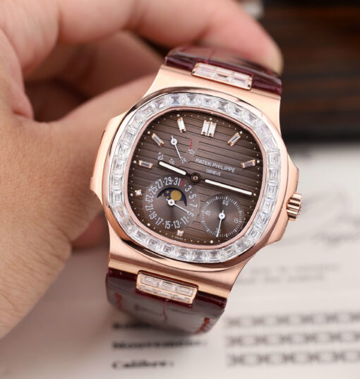 Đồng hồ nam Patek Philippe Nautilus 5724R, Size 40mm