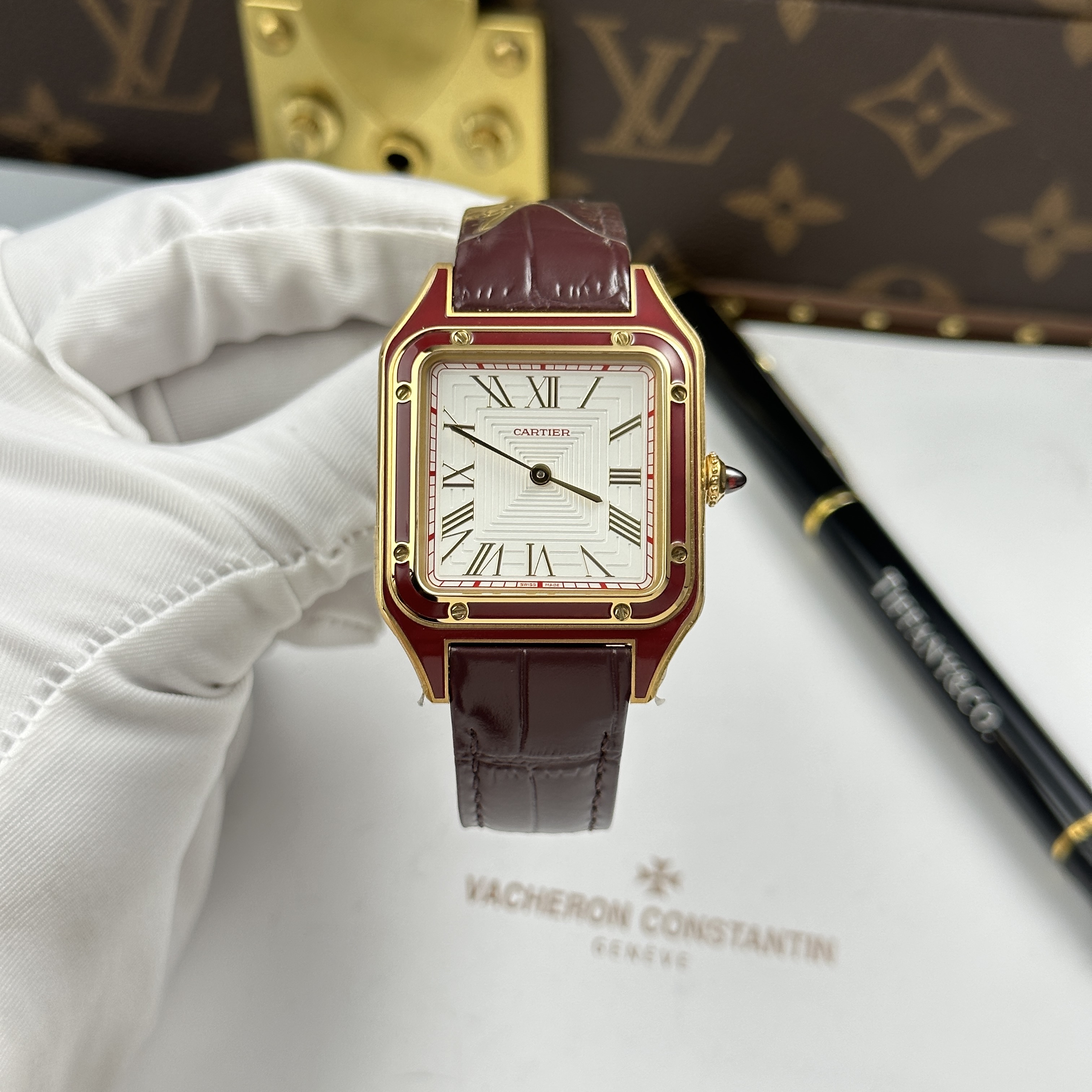 Đồng hồ Cartier Santos Dumont large model, size 43.5mm x 31.4mm, Đỏ