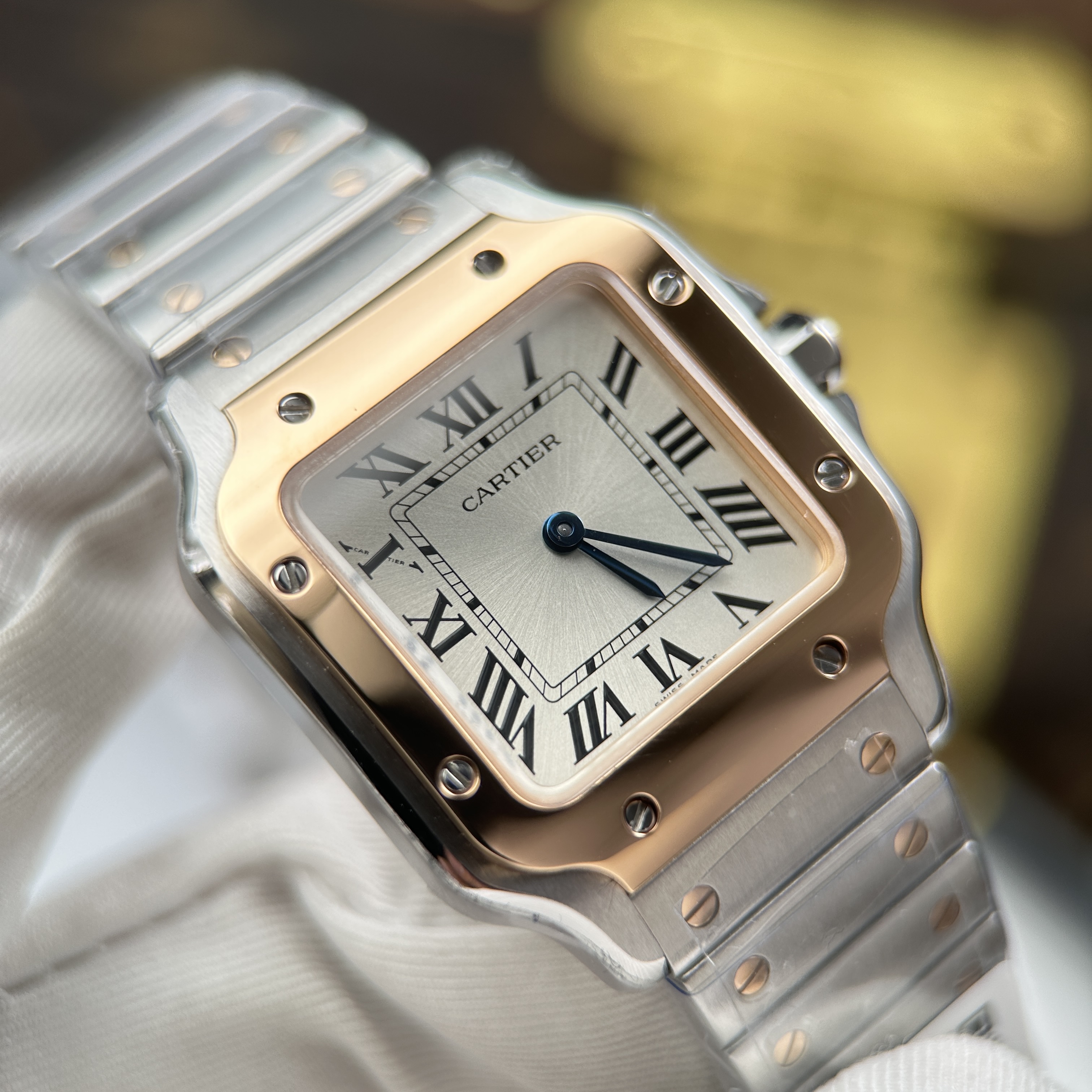 Đồng hồ Cartier de Santos small model • Size 27mm x 34.5mm . 1