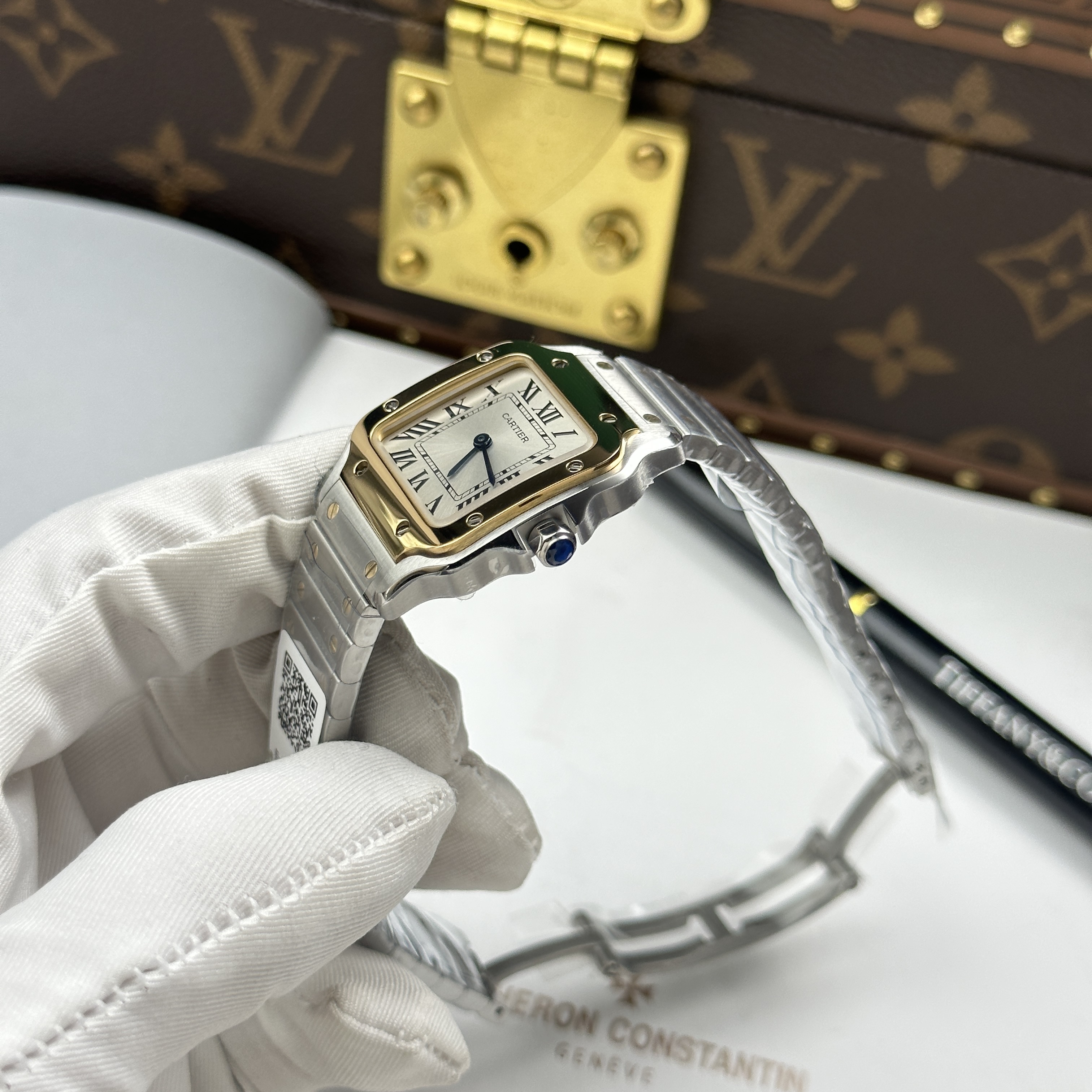 Đồng hồ Cartier de Santos small model • size 27mm x 34.5mm