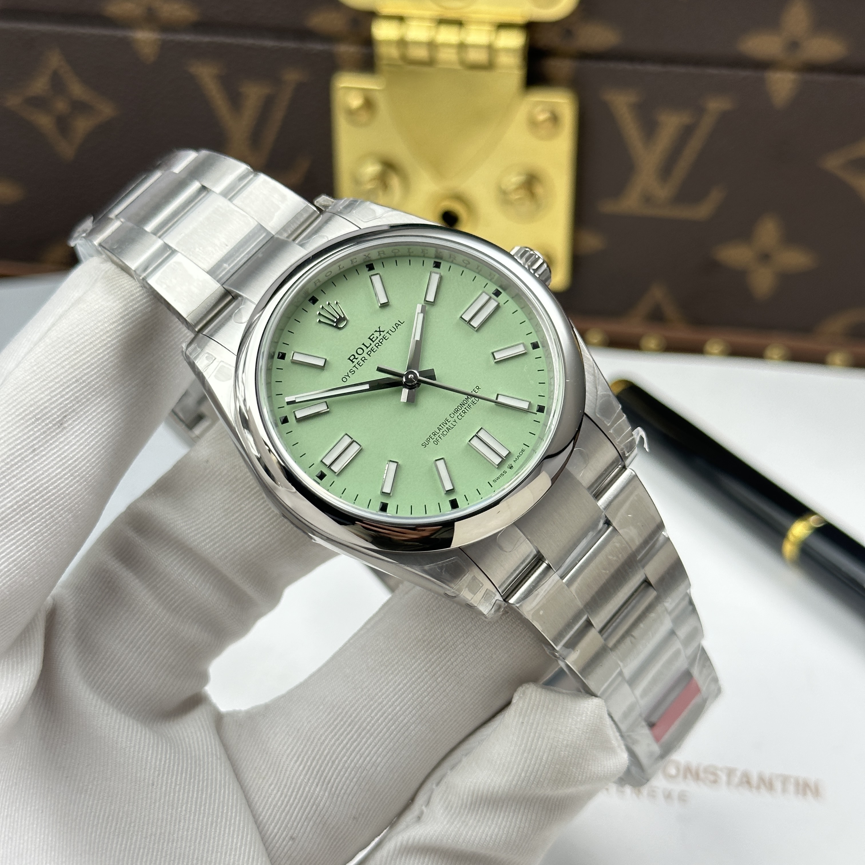 Đồng hồ Rolex Oyster Perpetual 134300 mặt số Pistachio • Size 41mm