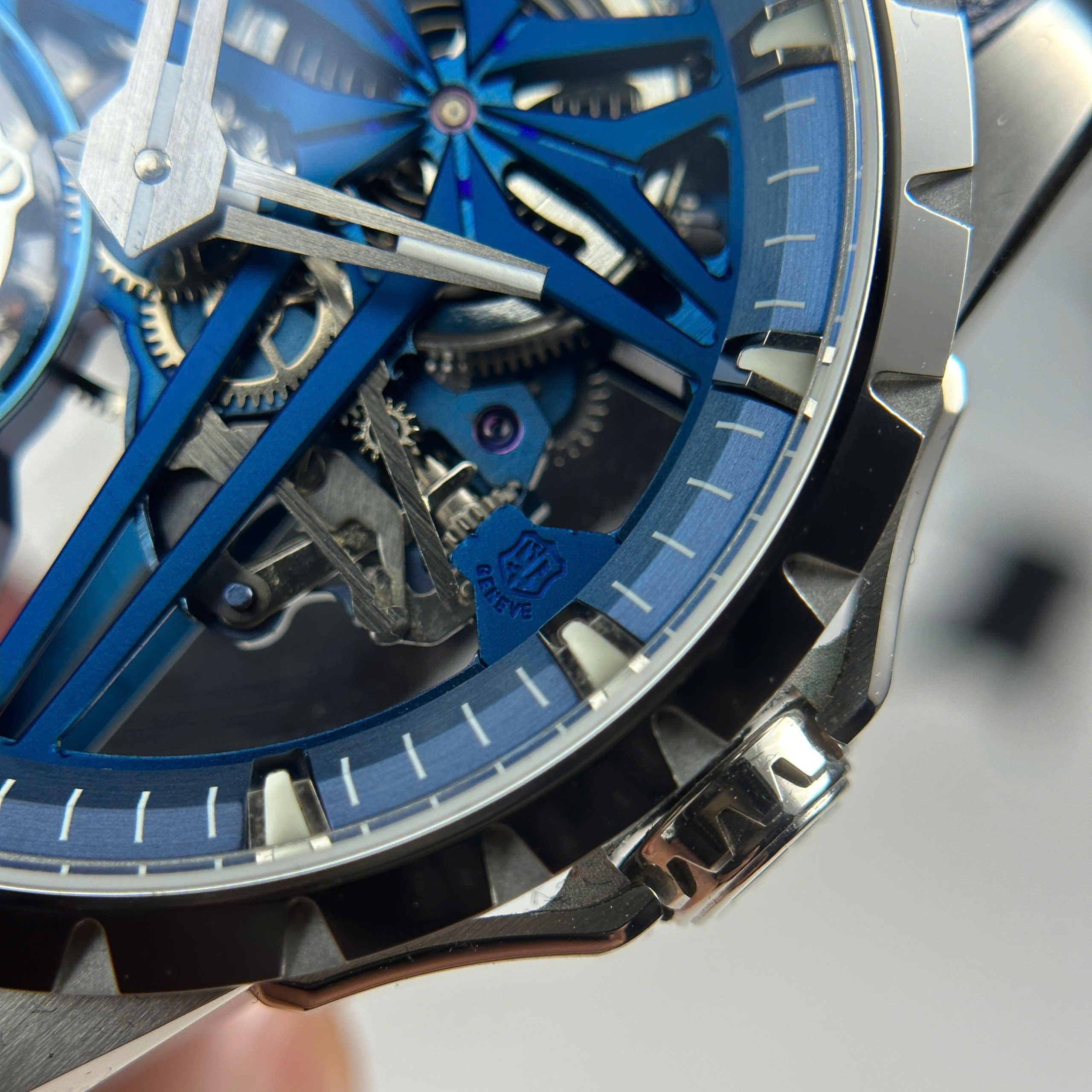 Đồng hồ Roger Dubuis Excalibur Monotourbillon RDDBEX0838, size 42mm, Xanh