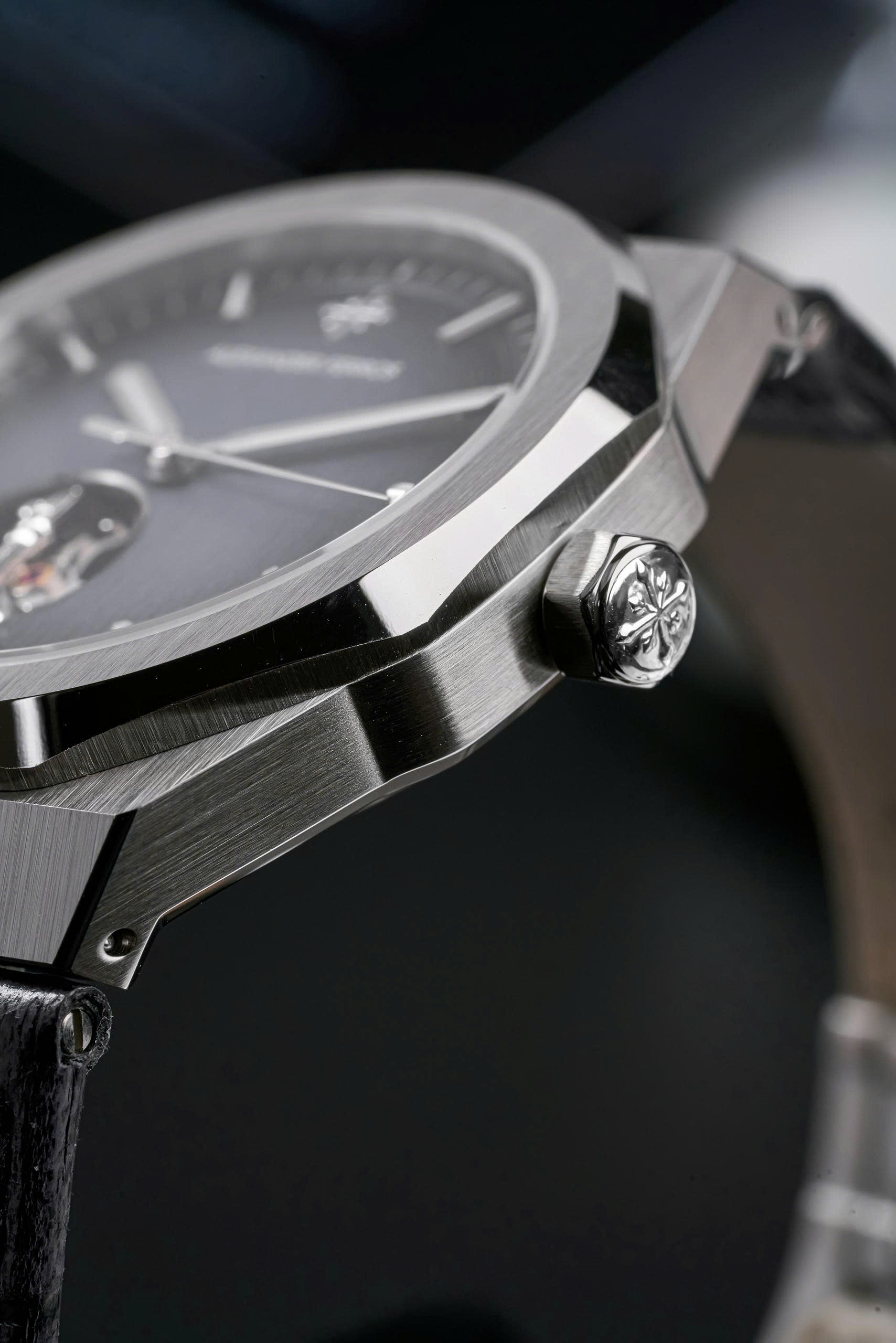 Đồng Hồ Alexander Ferros Cột Cờ 9292S-01