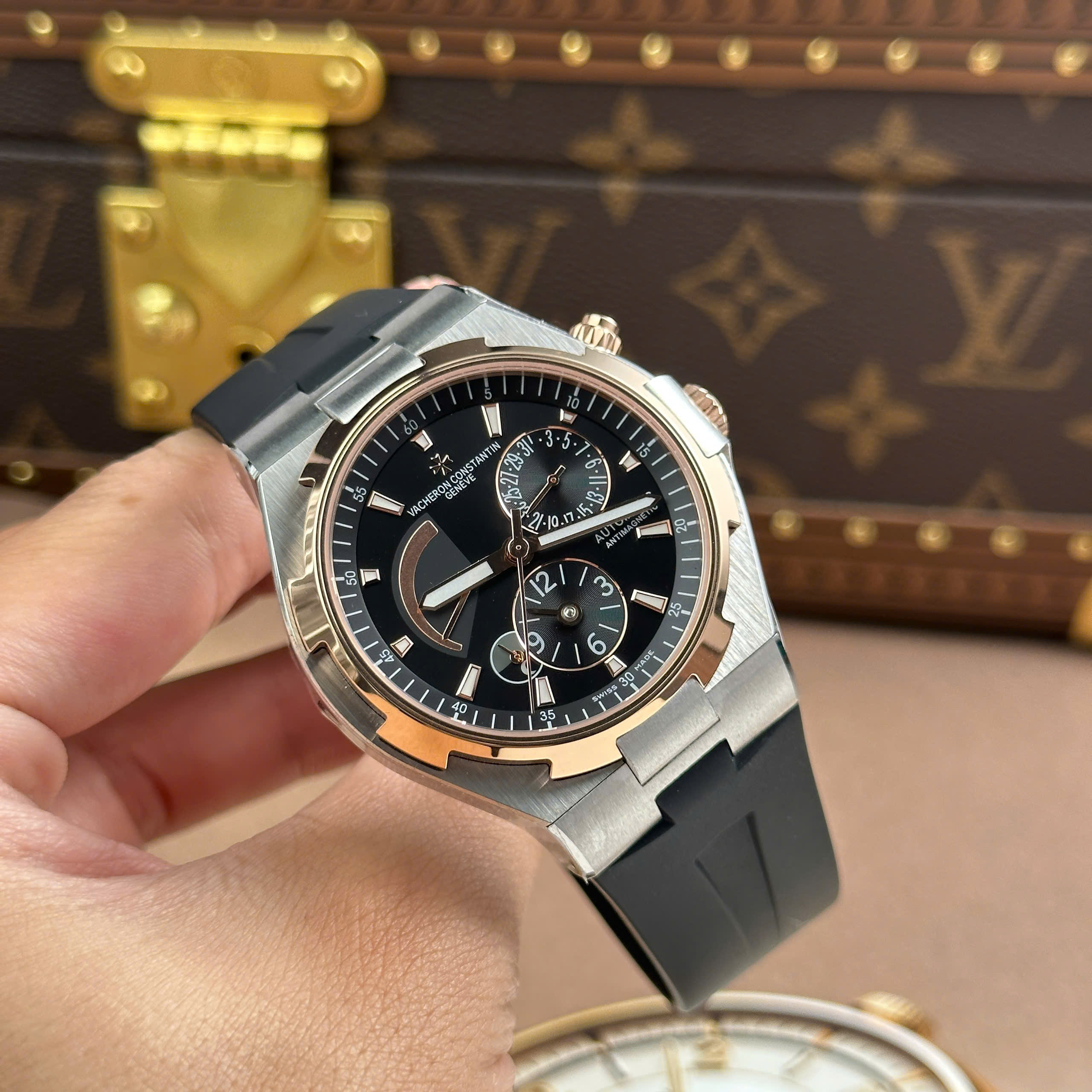 Đồng hồ Vacheron Constantin Overseas Dual Time 47450, Size 42mm, Black, dây da