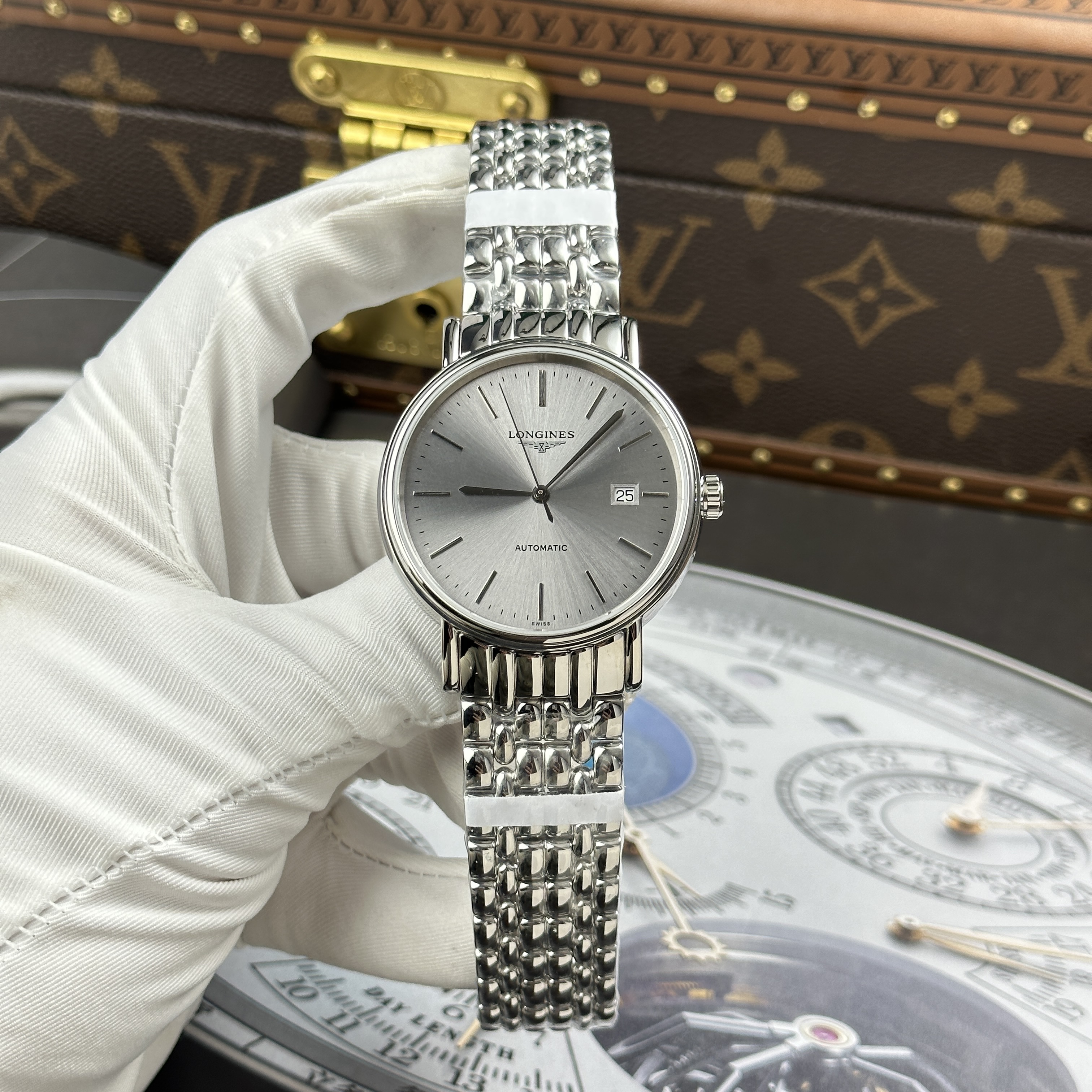 Đồng hồ Longines Presence L4.921.4.72.6, size 40mm
