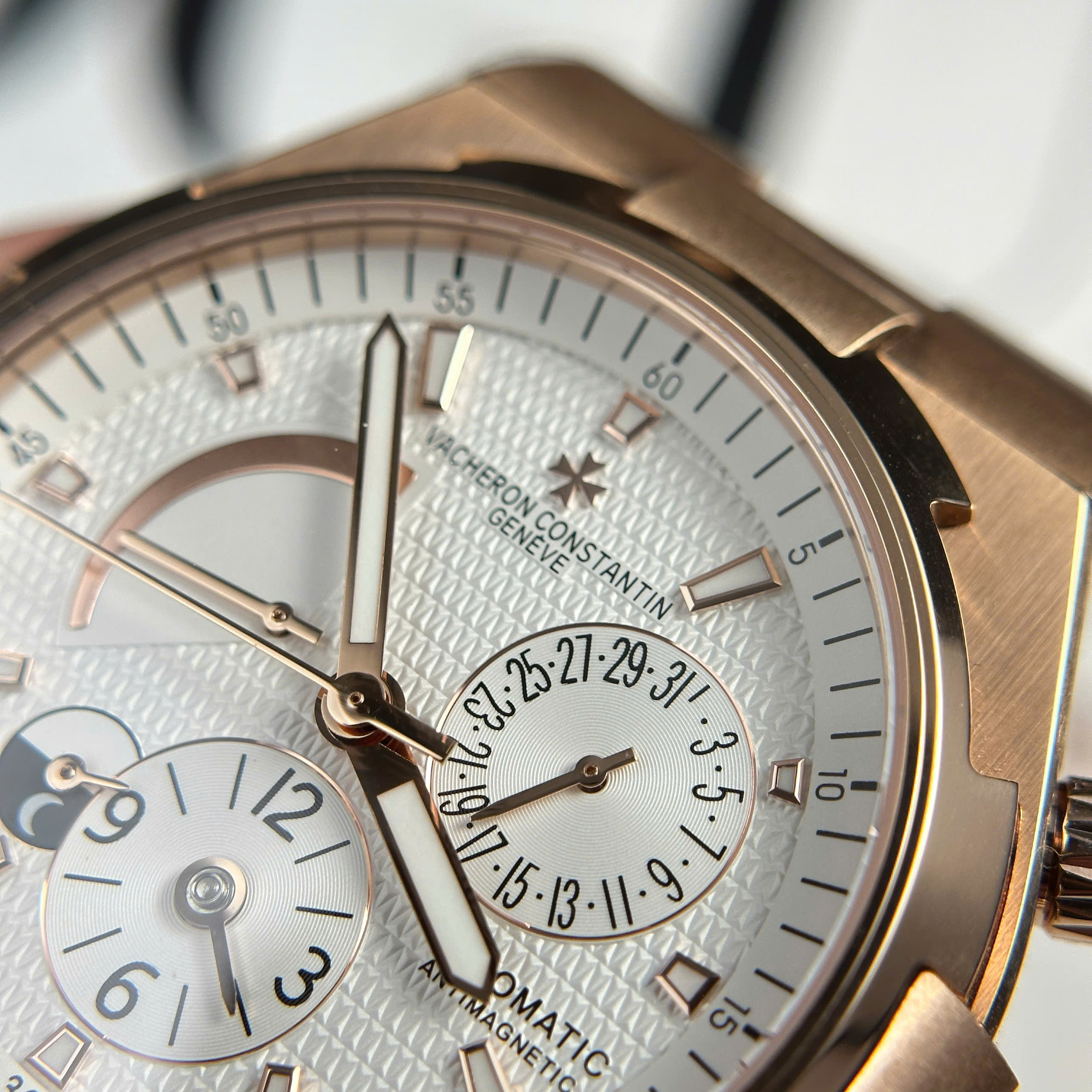 Đồng hồ Vacheron Constantin Overseas Dual Time 47450, Size 42mm, màu Gold