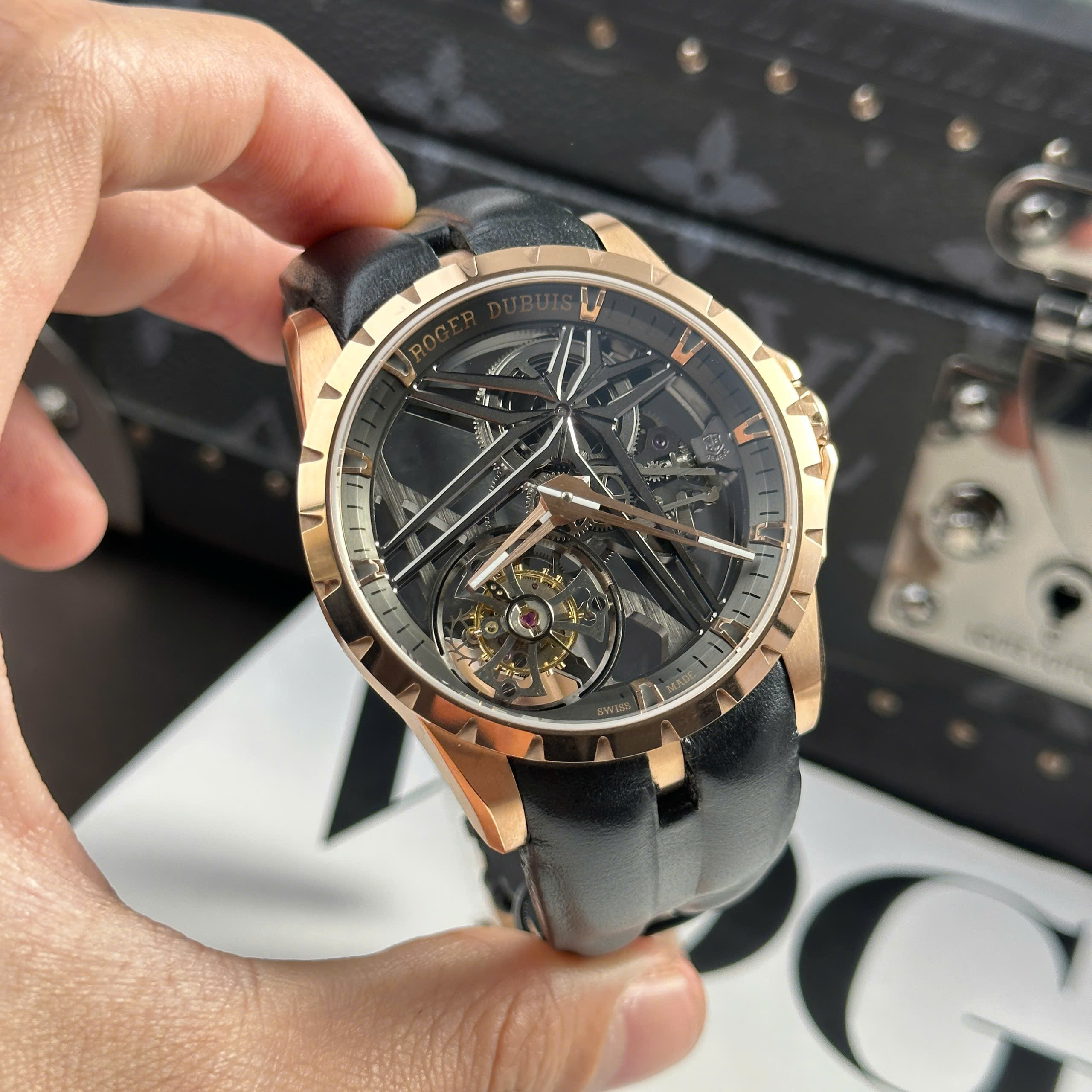 Đồng hồ Roger Dubuis Excalibur Monotourbillon RDDBEX0838, size 42mm, Đen