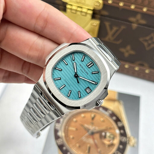  Đồng hồ Patek Philippe Nautilus 5711, mặt Tiffany, Size 40mm