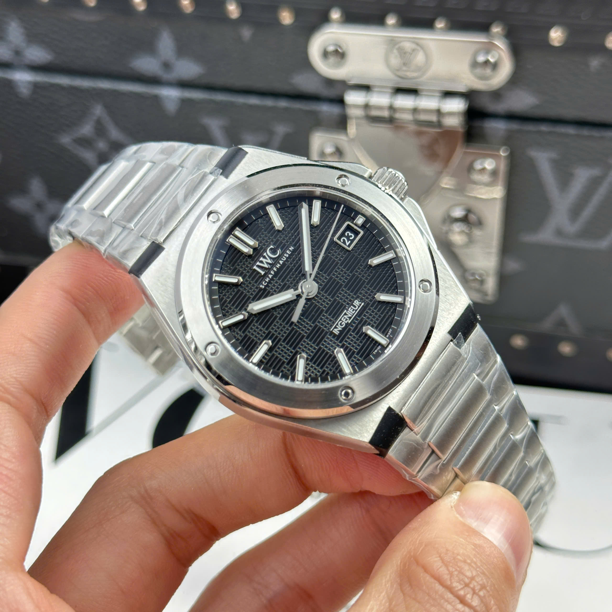 Đồng hồ IWC Ingenieur, Size 40mm, màu đen xám