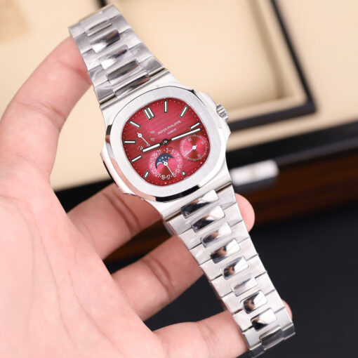 Đồng hồ Patek Philippe Nautilus 5712 Fake 1:1 mặt số màu cherry, size 40mm