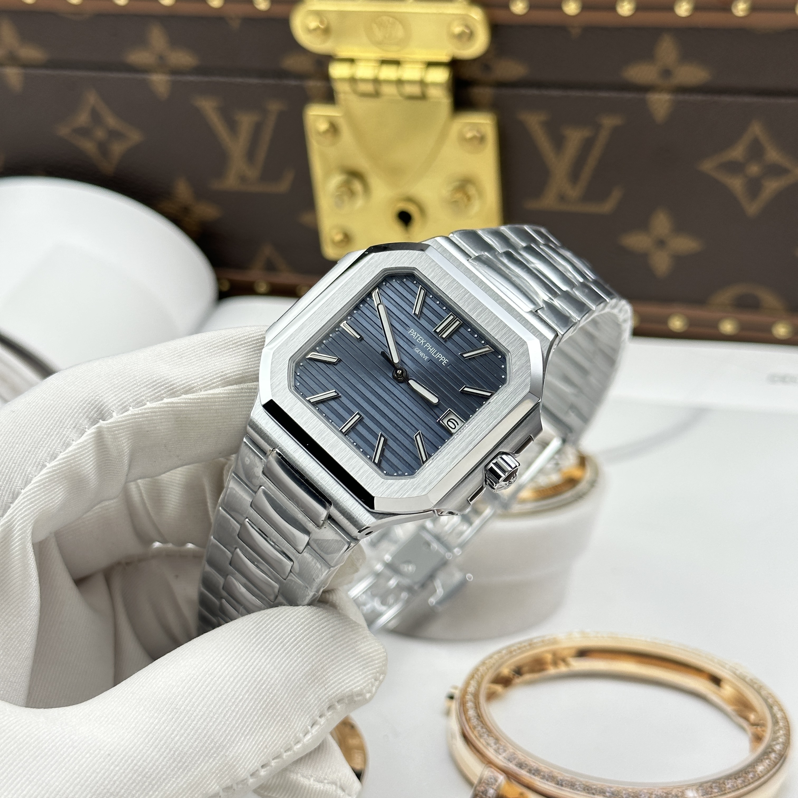 Đồng hồ Patek Philippe Cubitus 7128, size 40mm, Xanh