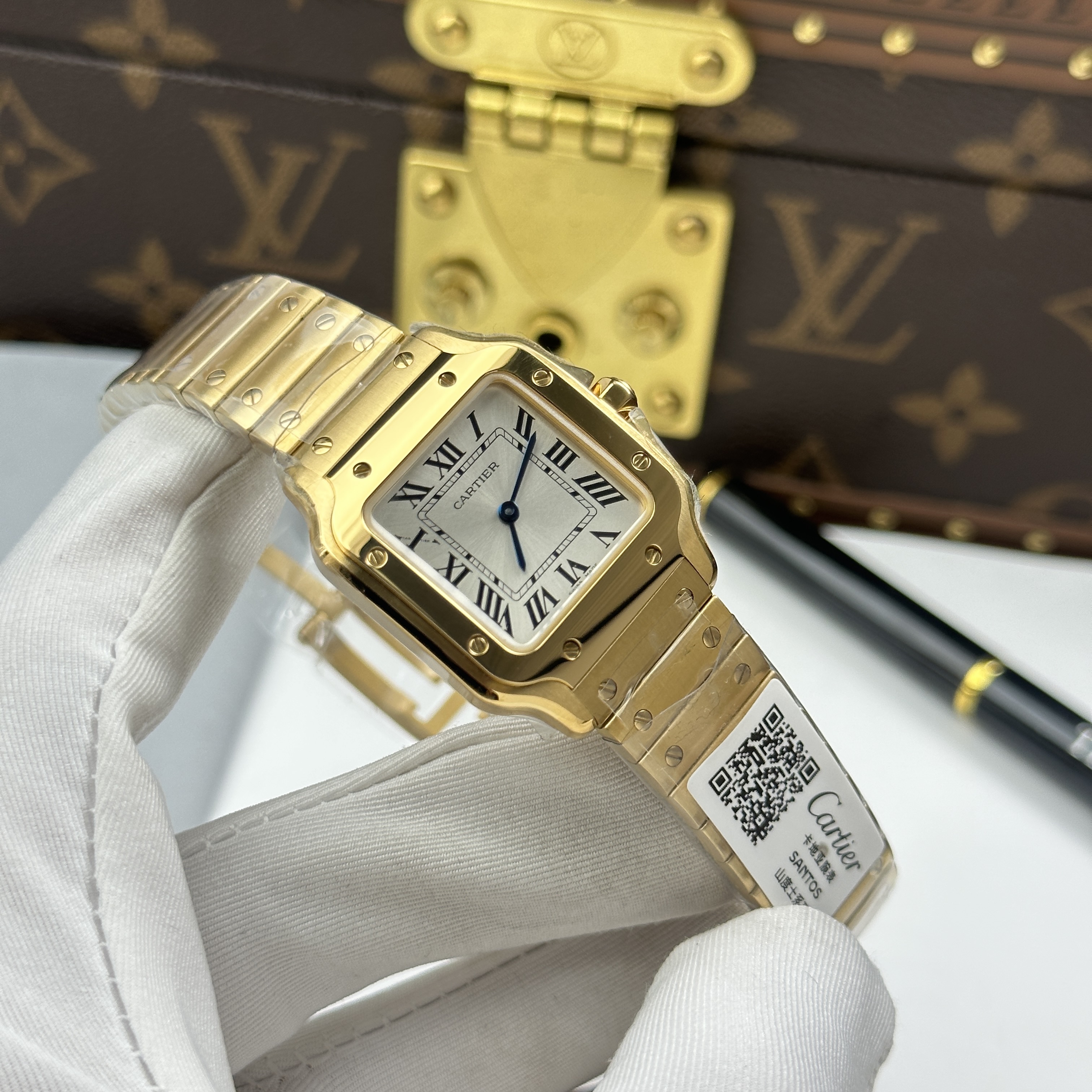 Đồng hồ Cartier de Santos small model • Size 27mm x 34.5mm