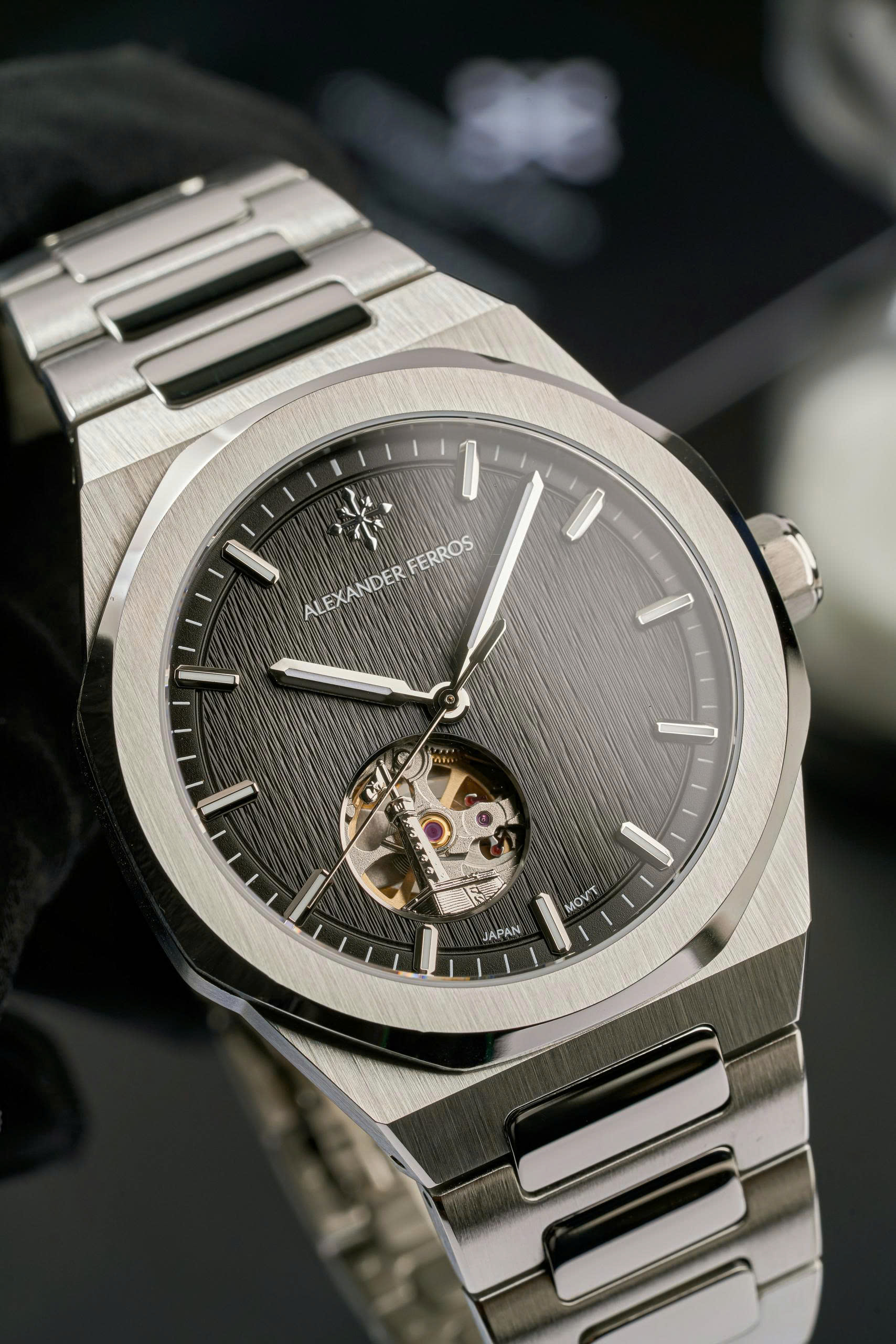 Đồng Hồ Alexander Ferros Cột Cờ 9292S/01