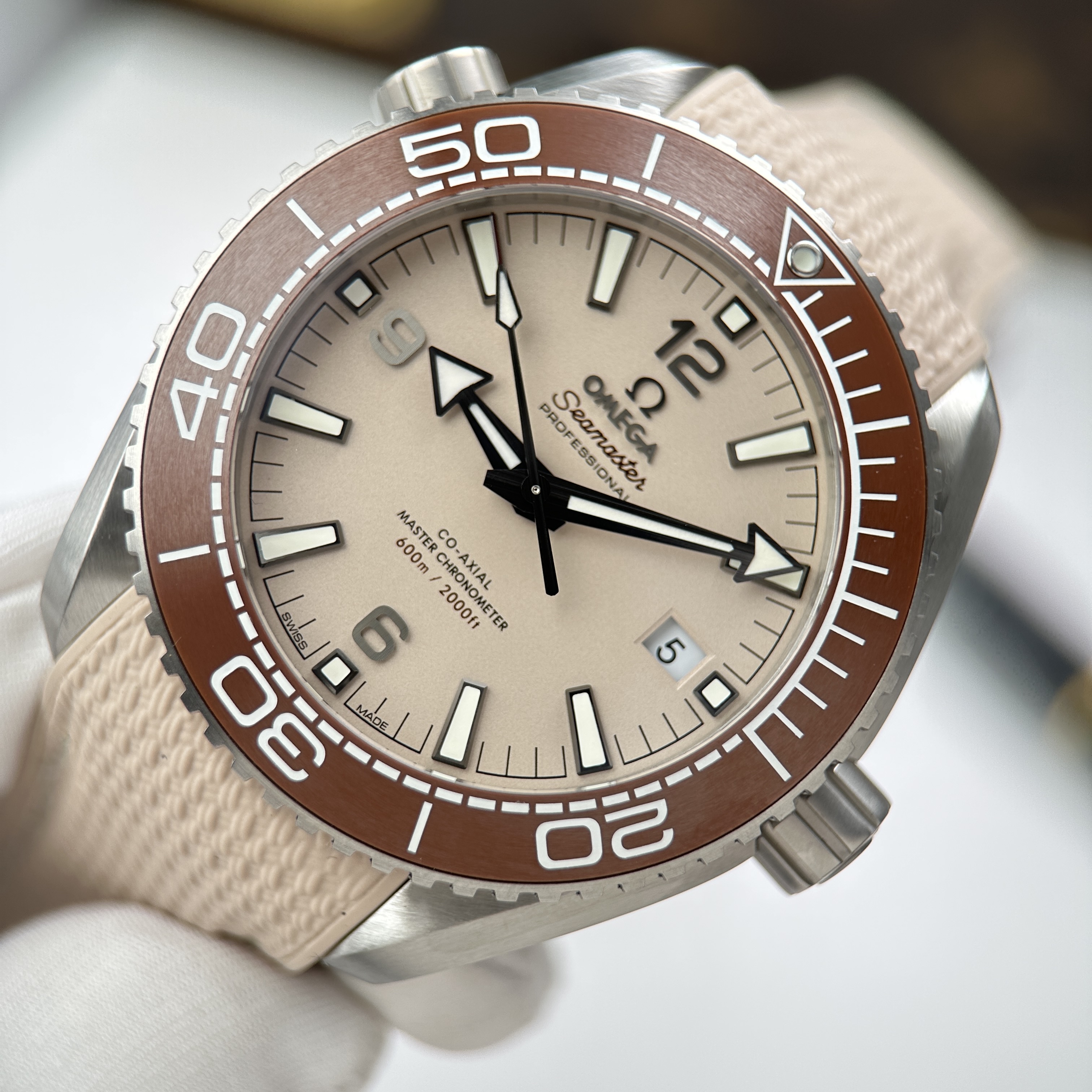 Đồng hồ Omega Seamaster Planet Ocean 600M, Size 43.5mm