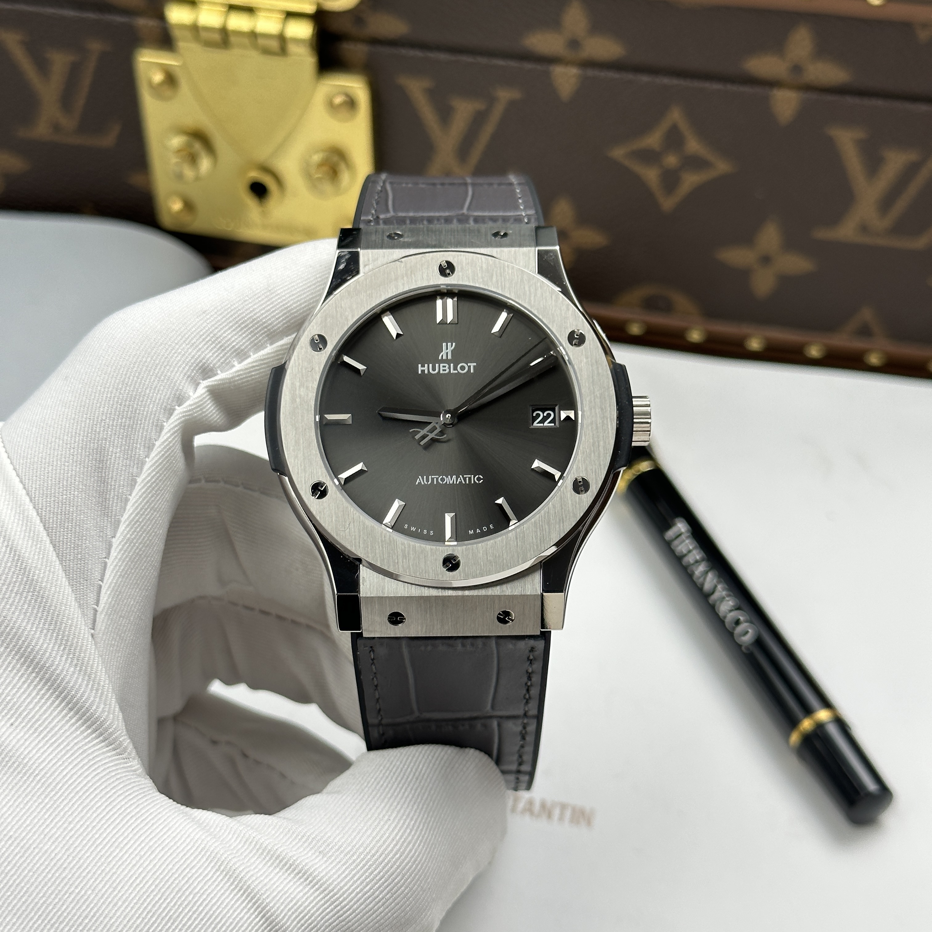 Đồng hồ Hublot Classic Fusion, Size 45mm, chảy tia xám đen