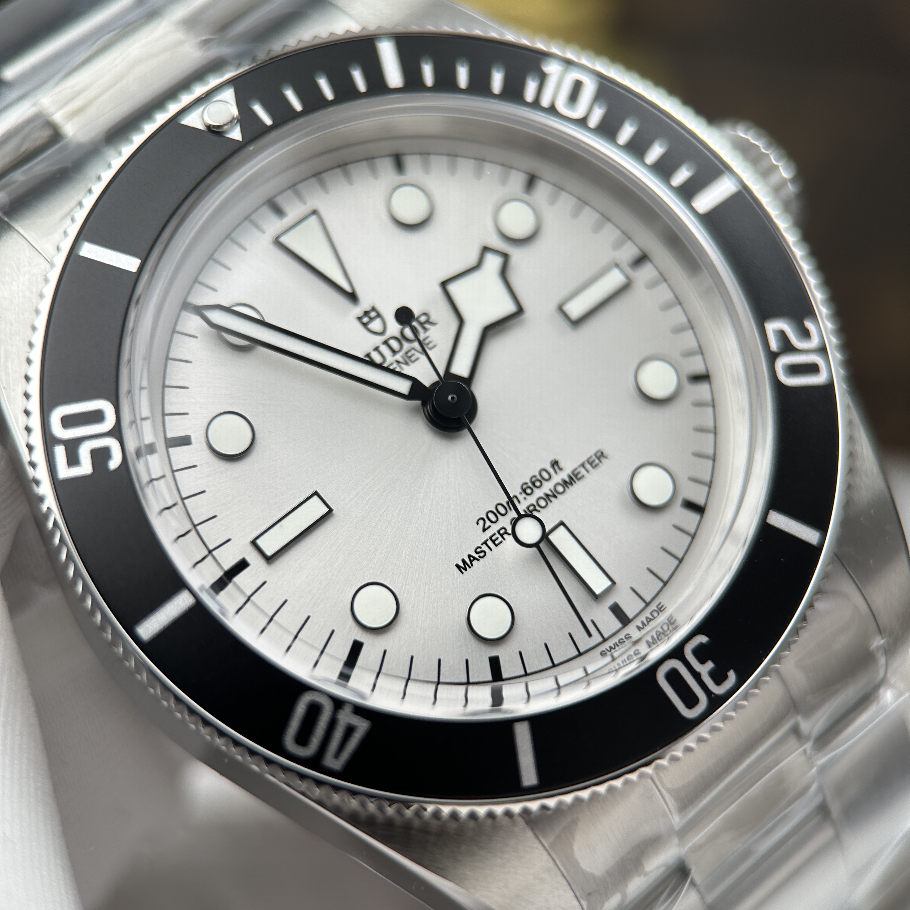 Đồng hồ Tudor Heritage Black Bay 68, size 43mm, Trắng