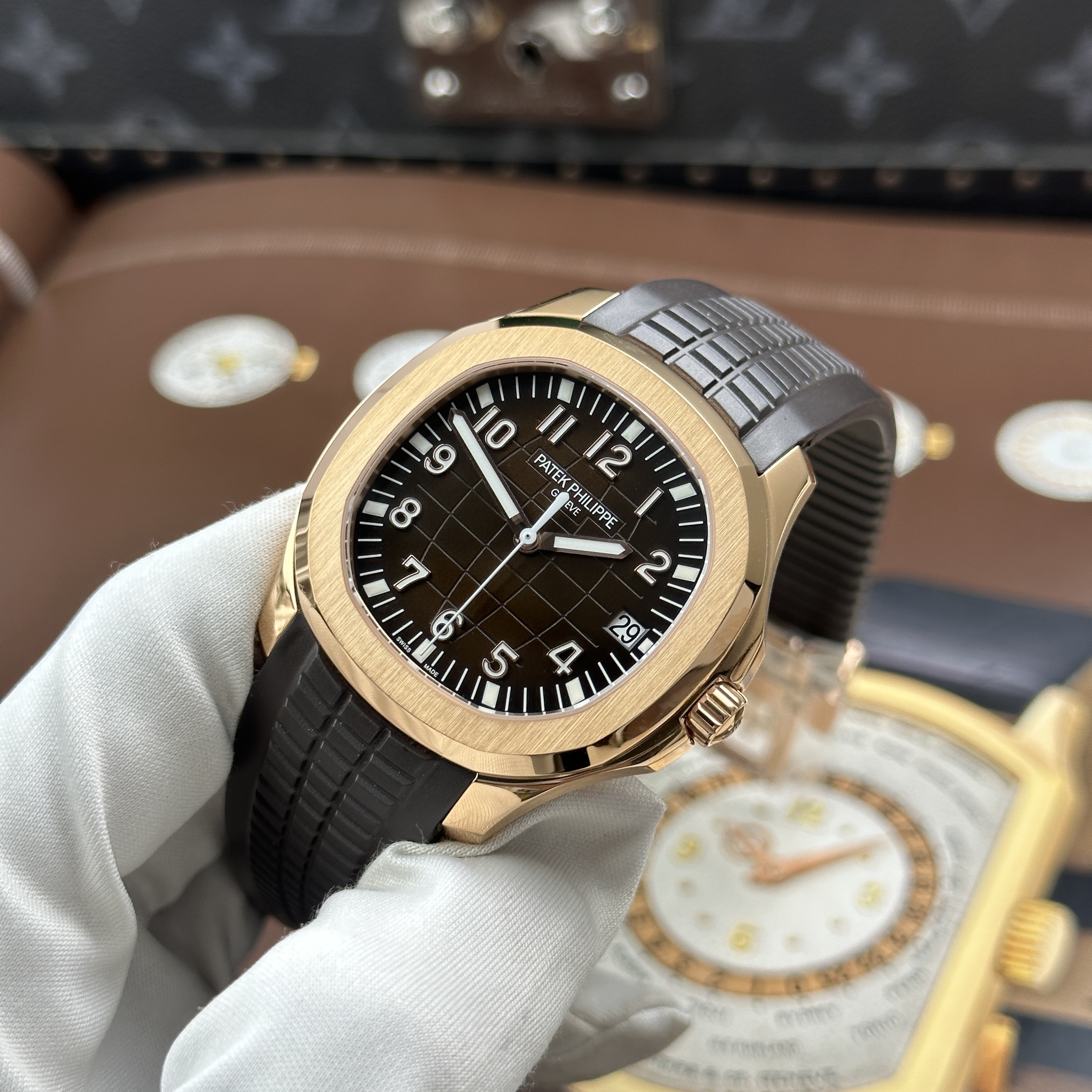Đồng hồ Patek Philippe Aquanaut 5167R, Size 40mm, siêu mỏng