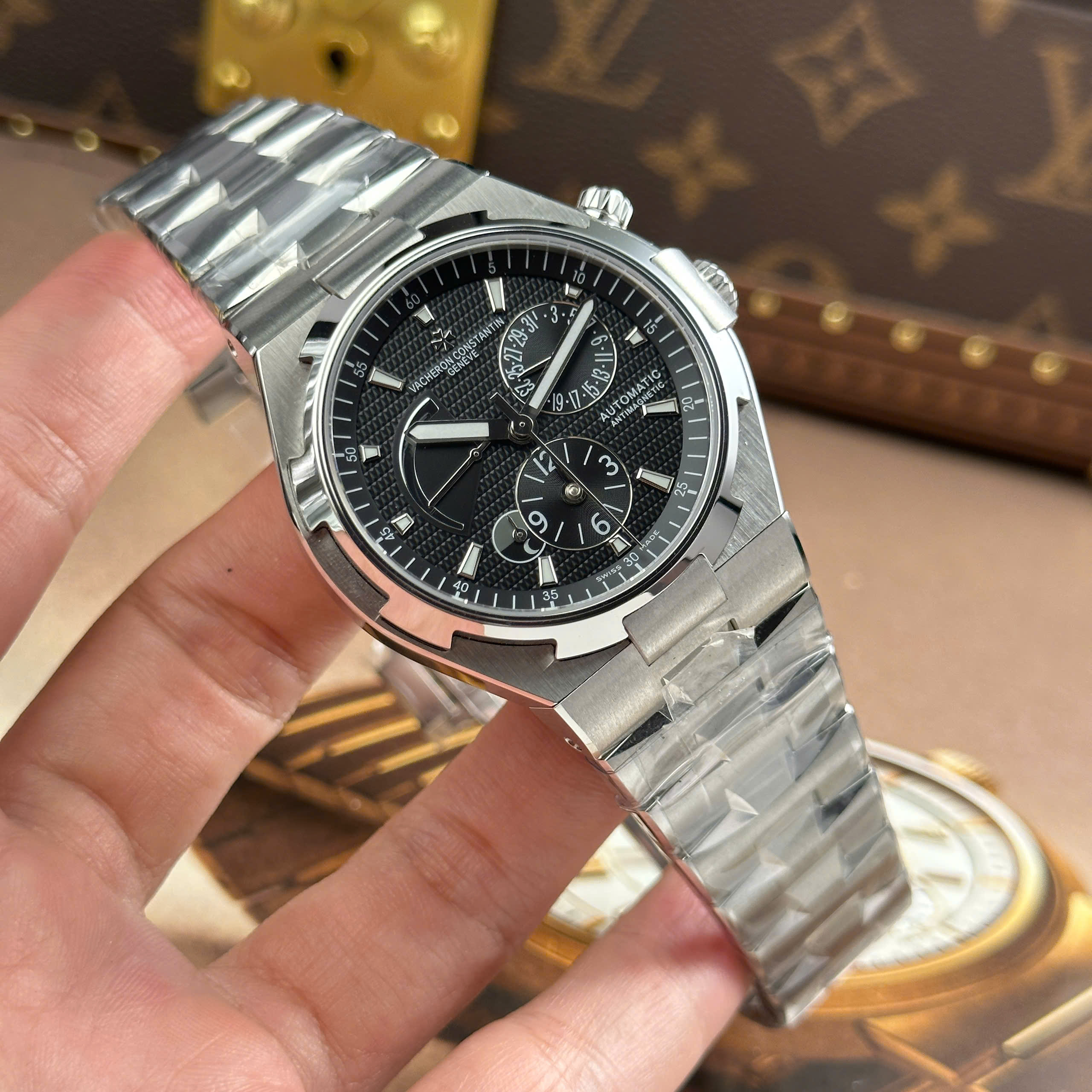 Đồng hồ Vacheron Constantin Overseas Dual Time 47450, Size 42mm