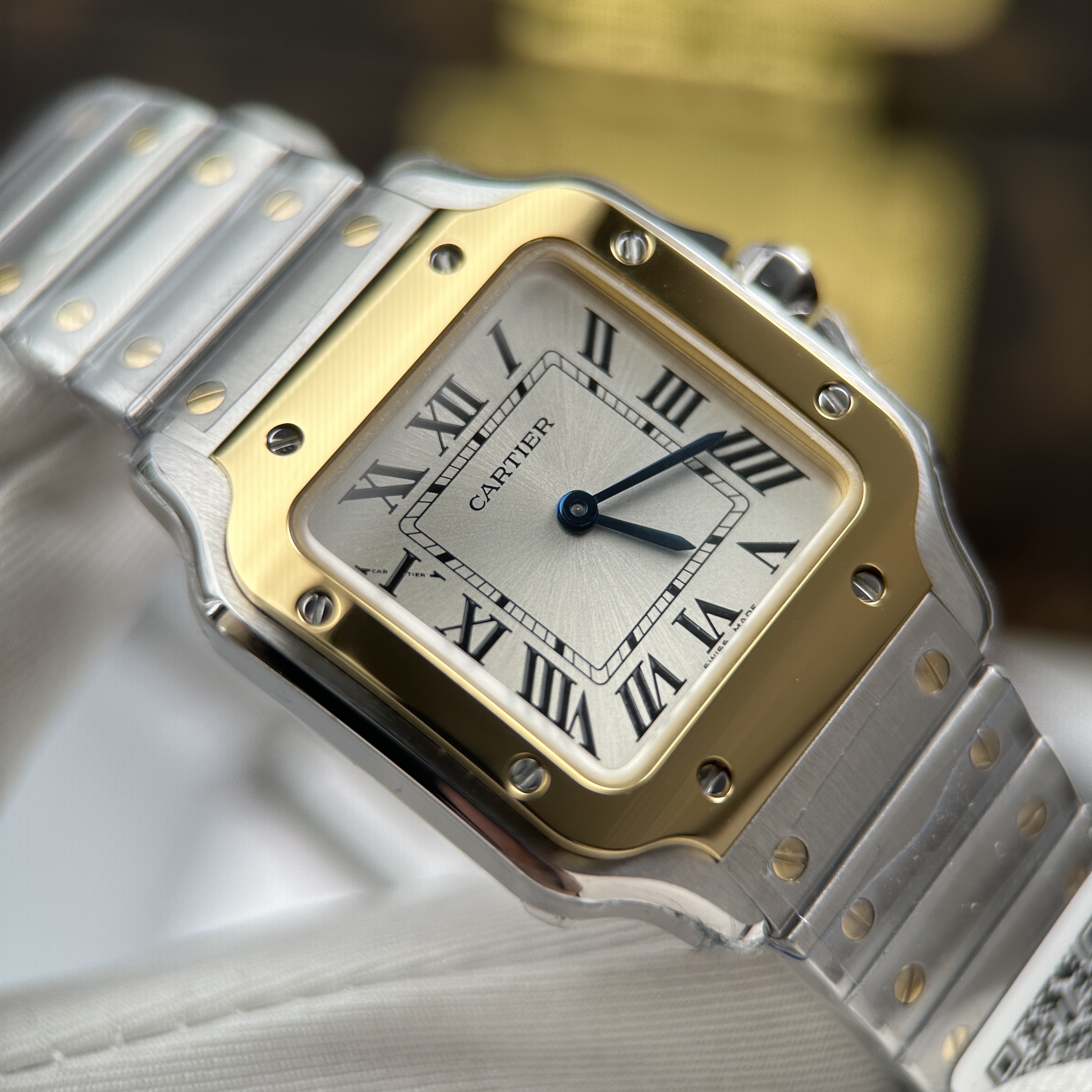 Đồng hồ Cartier de Santos small model • size 27mm x 34.5mm