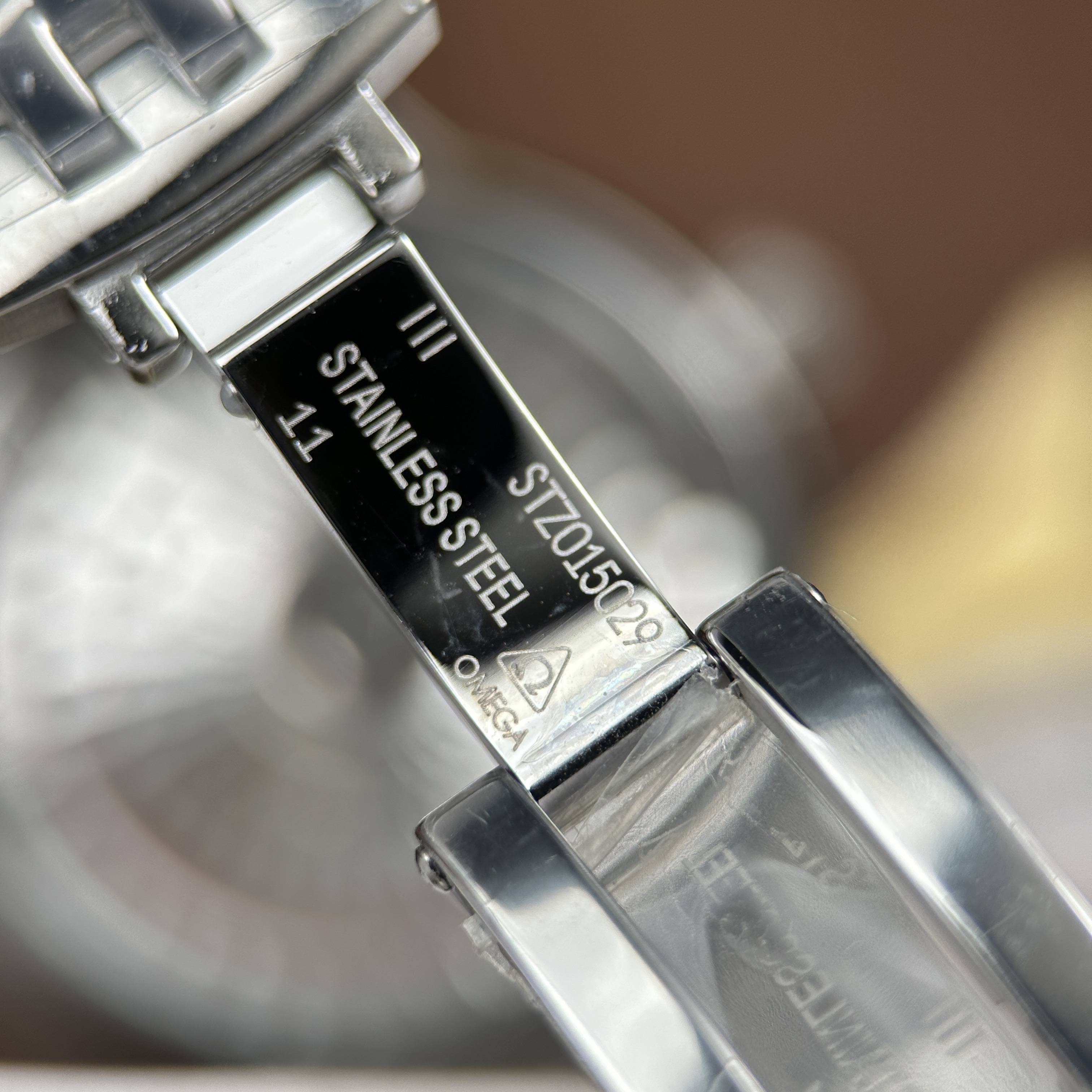 Đồng hồ Omega De Ville Prestige, size 34mm. Trắng vàng