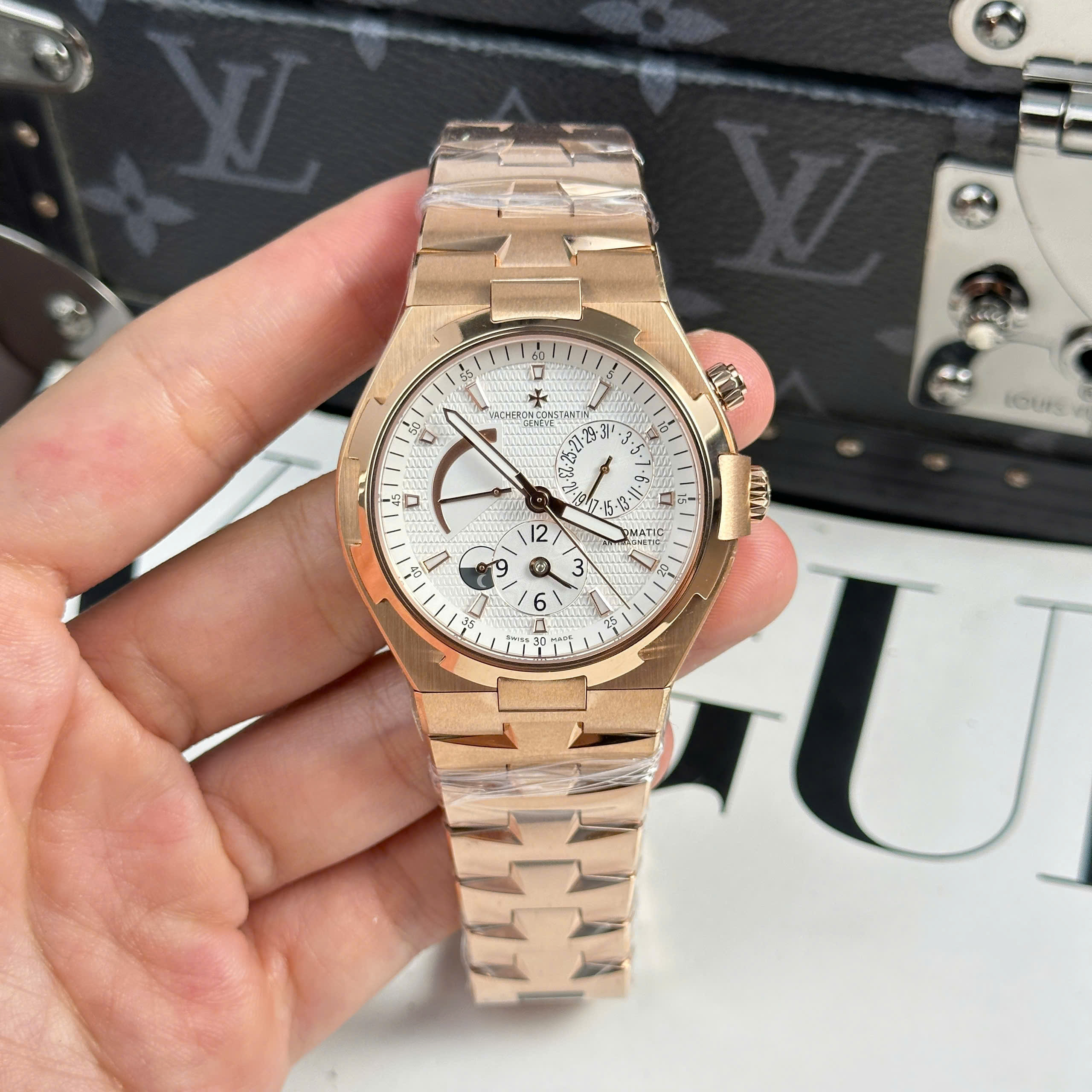Đồng hồ Vacheron Constantin Overseas Dual Time 47450, Size 42mm, màu Gold