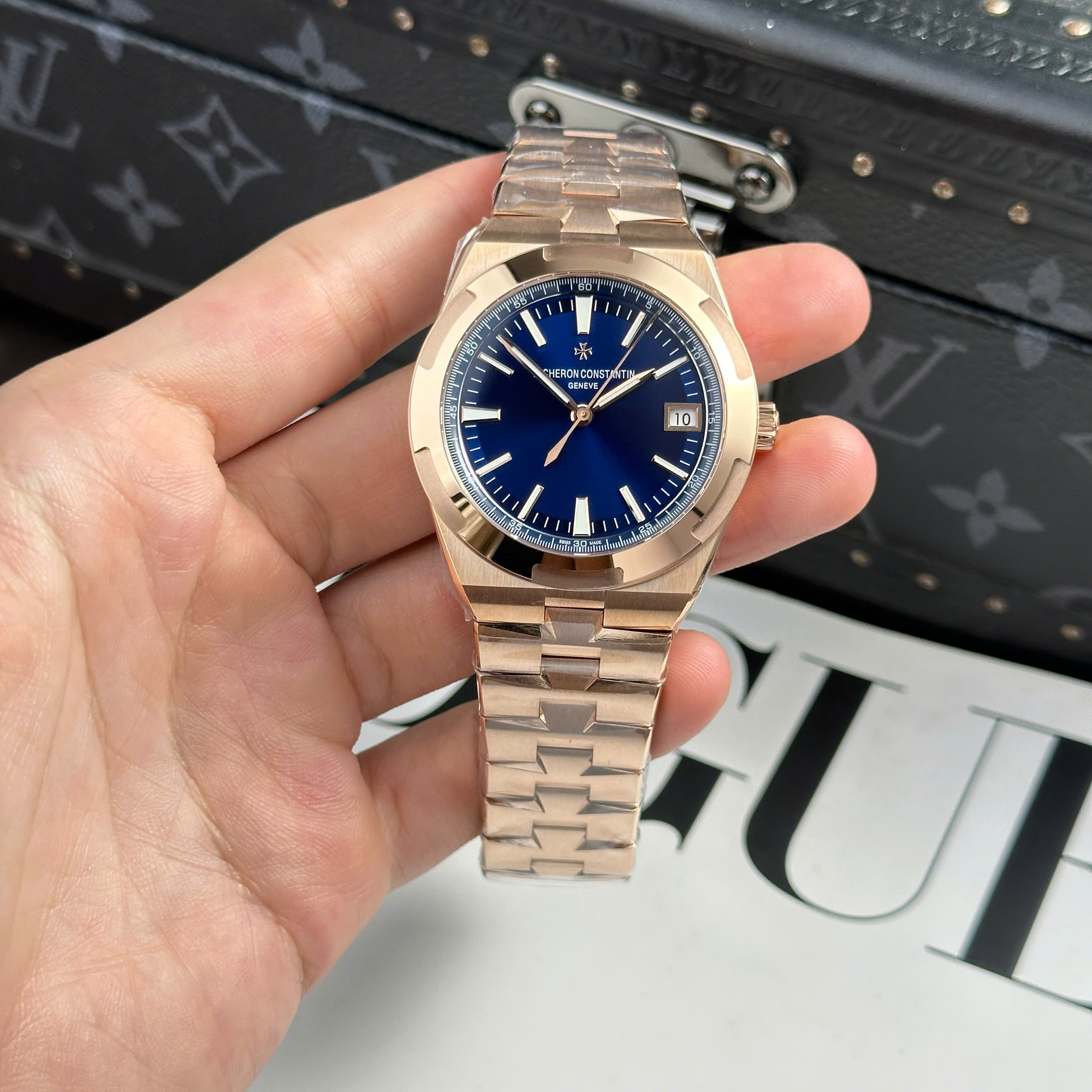 Đồng hồ Vacheron Constantin Overseas 4500V, Size 41mm, xanh navy