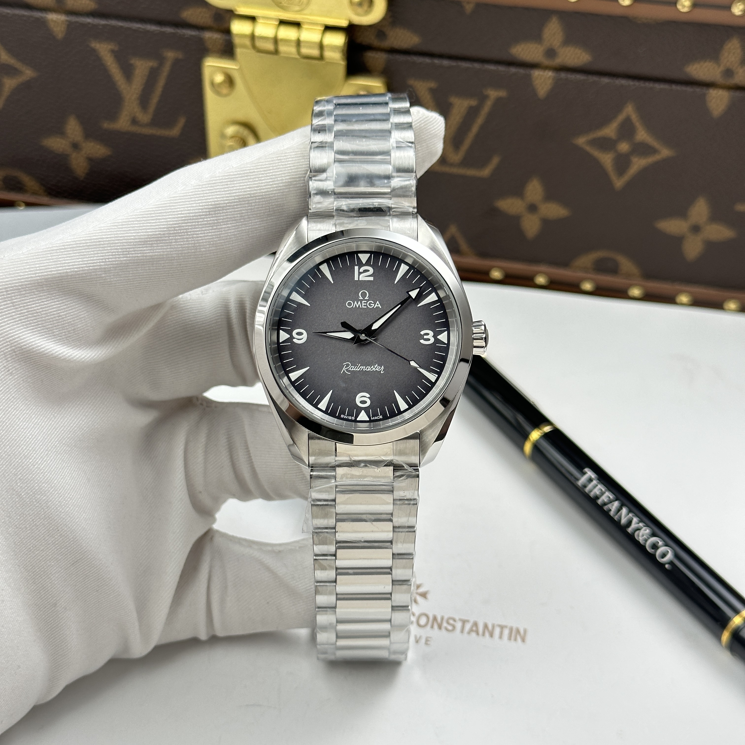 Đồng hồ Omega Heritage Railmaster, size 38mm