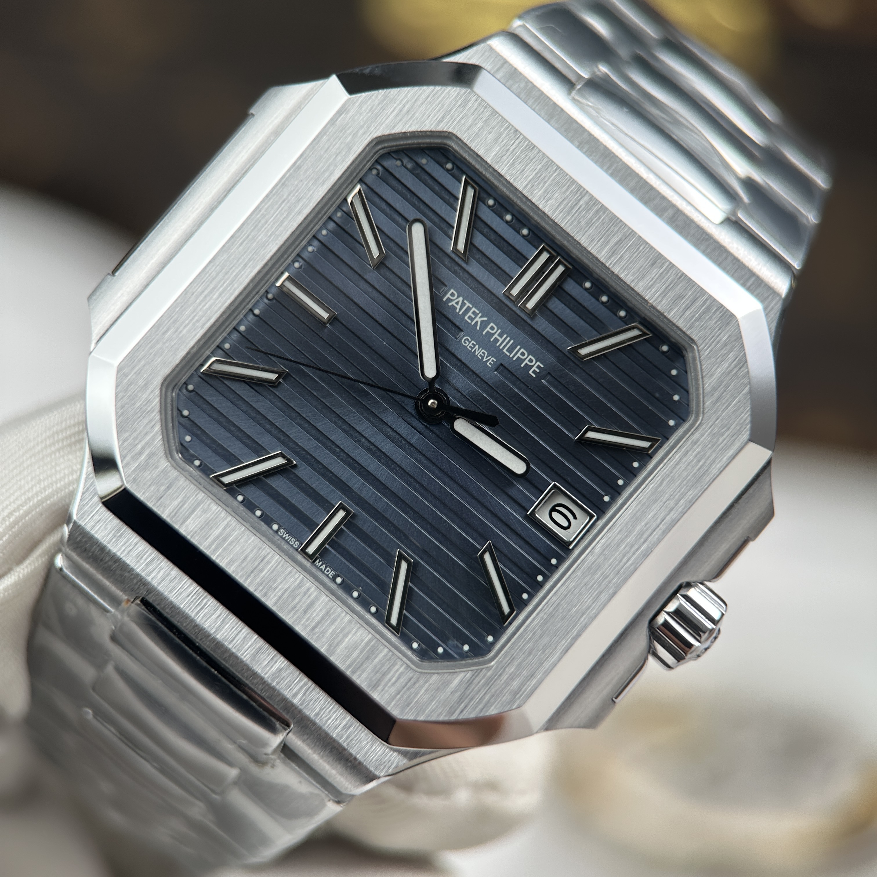 Đồng hồ Patek Philippe Cubitus 7128, size 40mm, Xanh