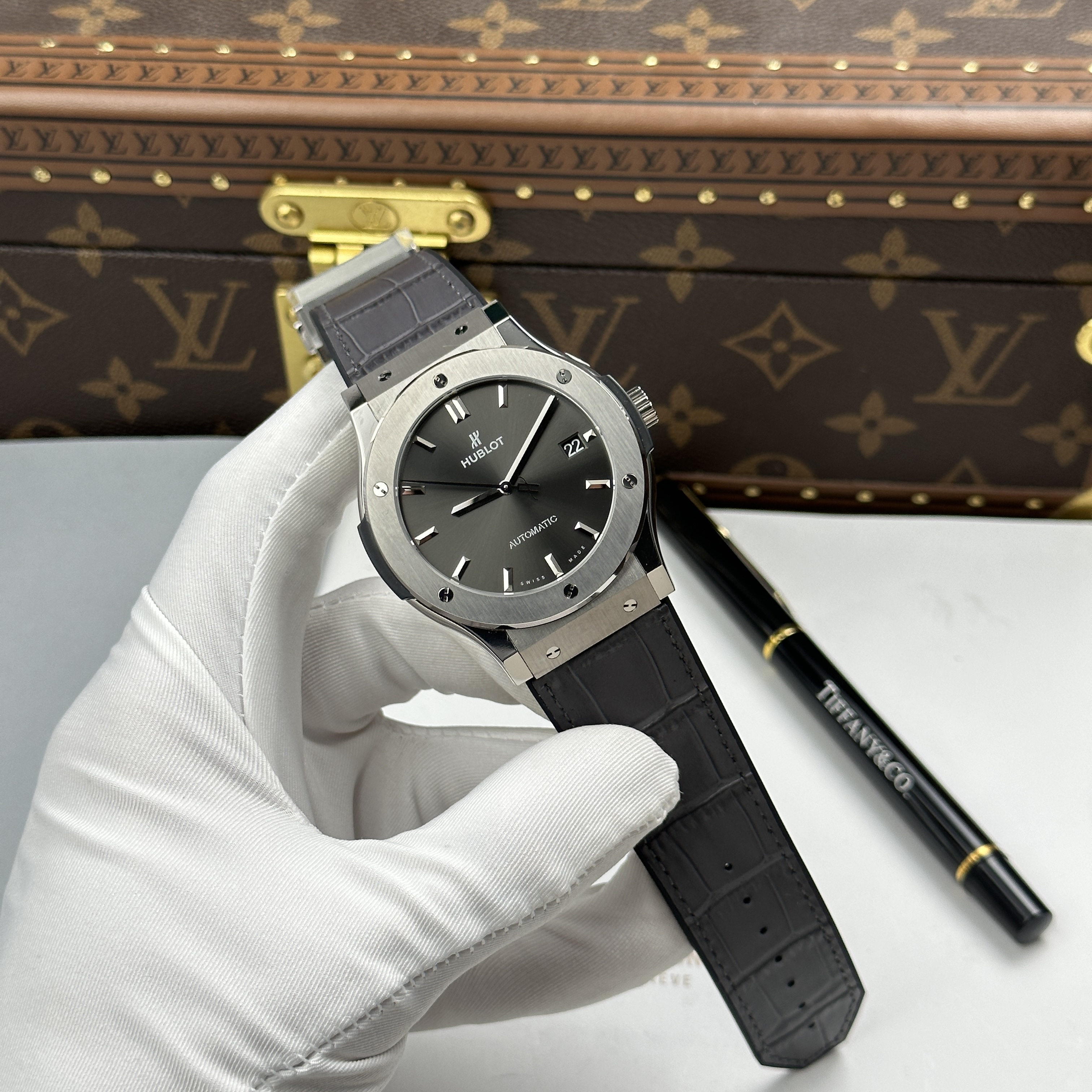 Đồng hồ Hublot Classic Fusion, Size 45mm, chảy tia xám đen