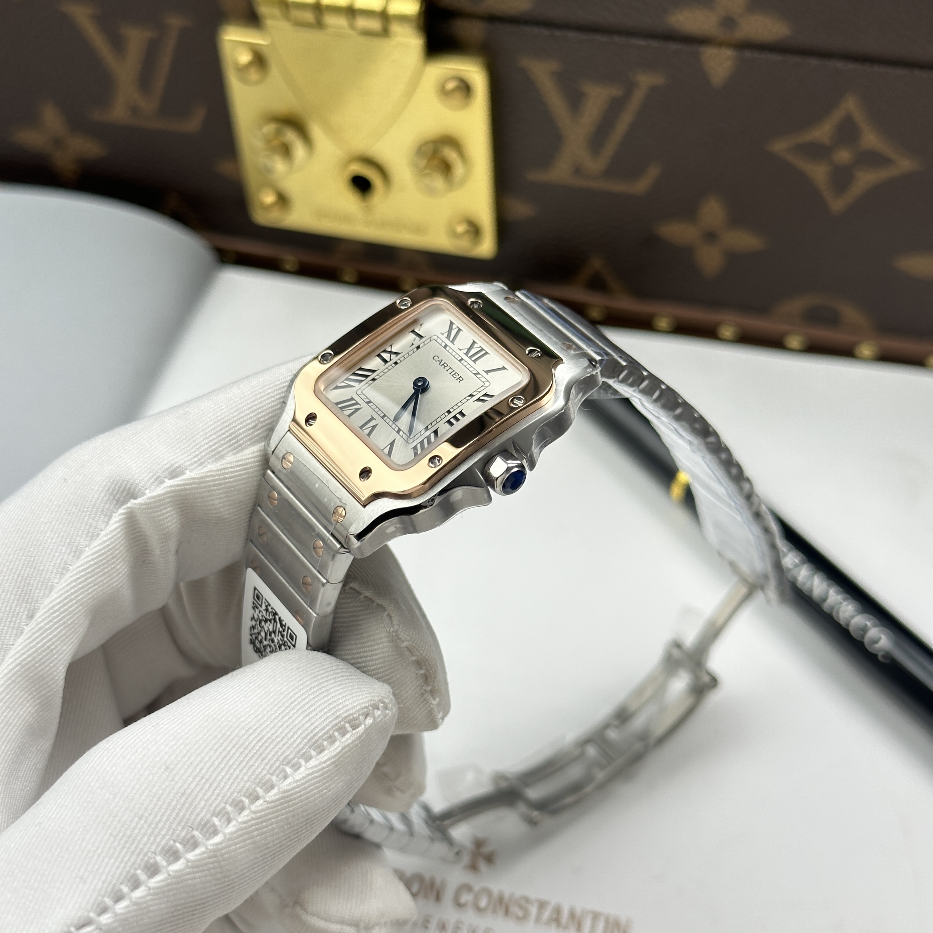 Đồng hồ Cartier de Santos small model • Size 27mm x 34.5mm . 1