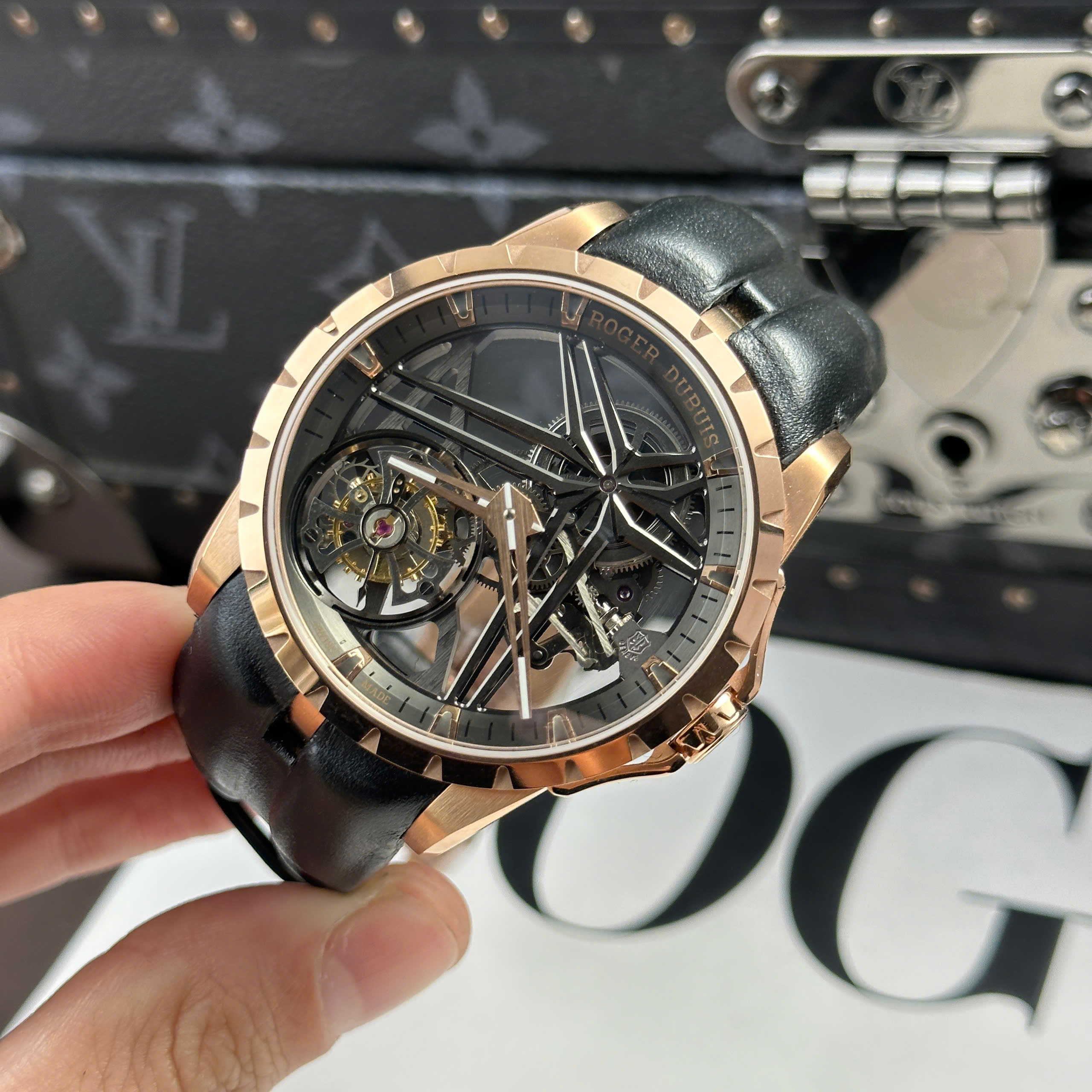 Đồng hồ Roger Dubuis Excalibur Monotourbillon RDDBEX0838, size 42mm, Đen