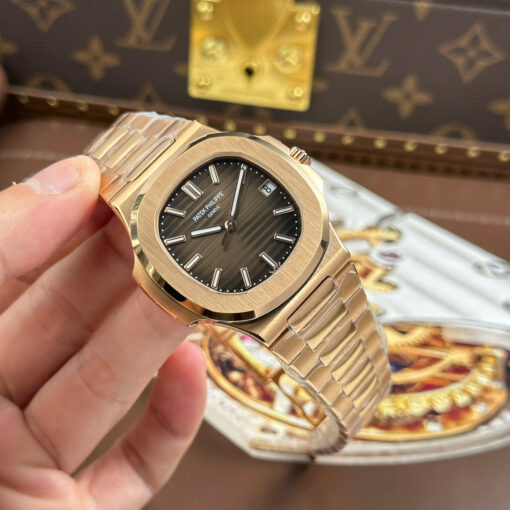Đồng hồ Patek Philippe Nautilus 5711, mặt nâu mạ vàng hồng, Size 40mm