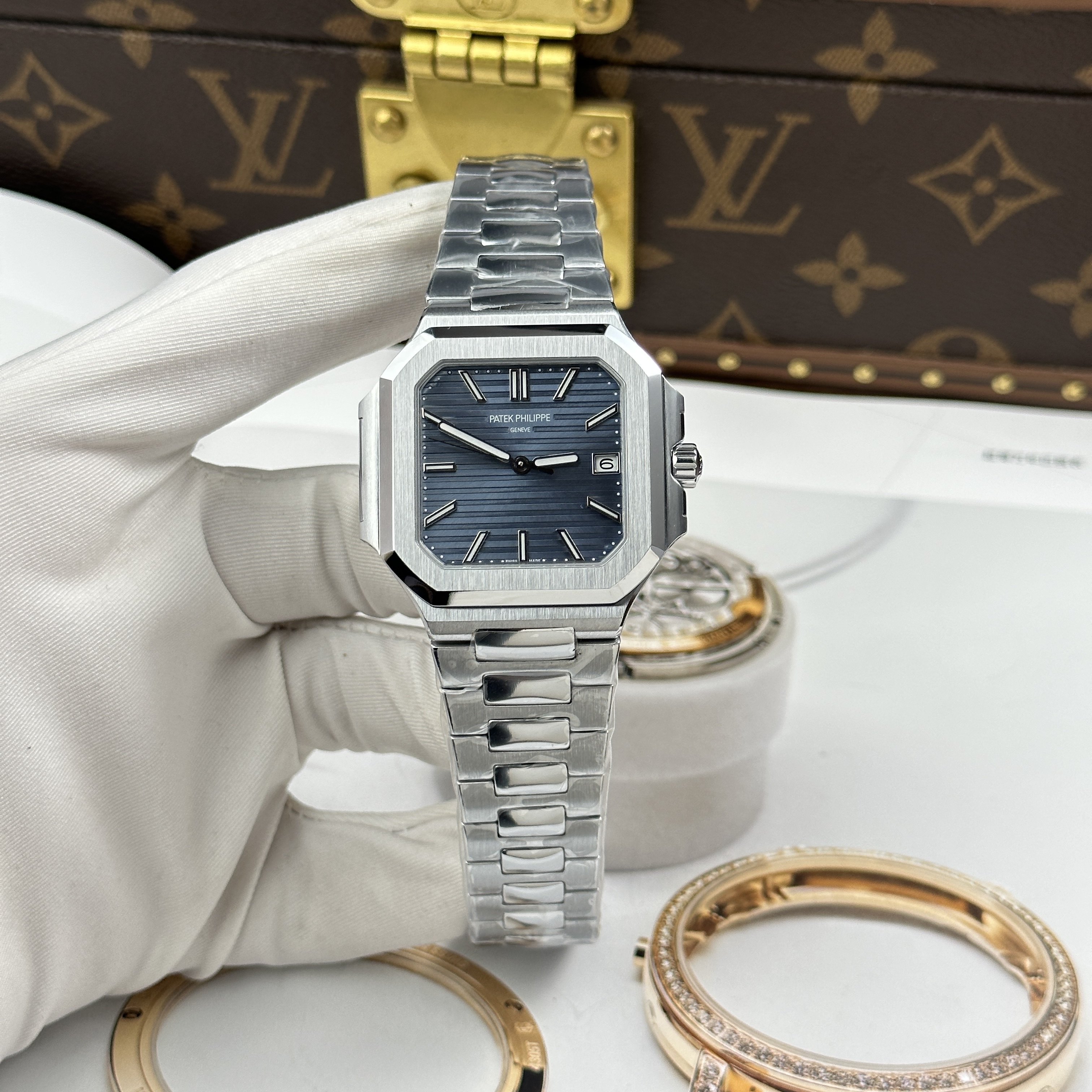Đồng hồ Patek Philippe Cubitus 7128, size 40mm, Xanh