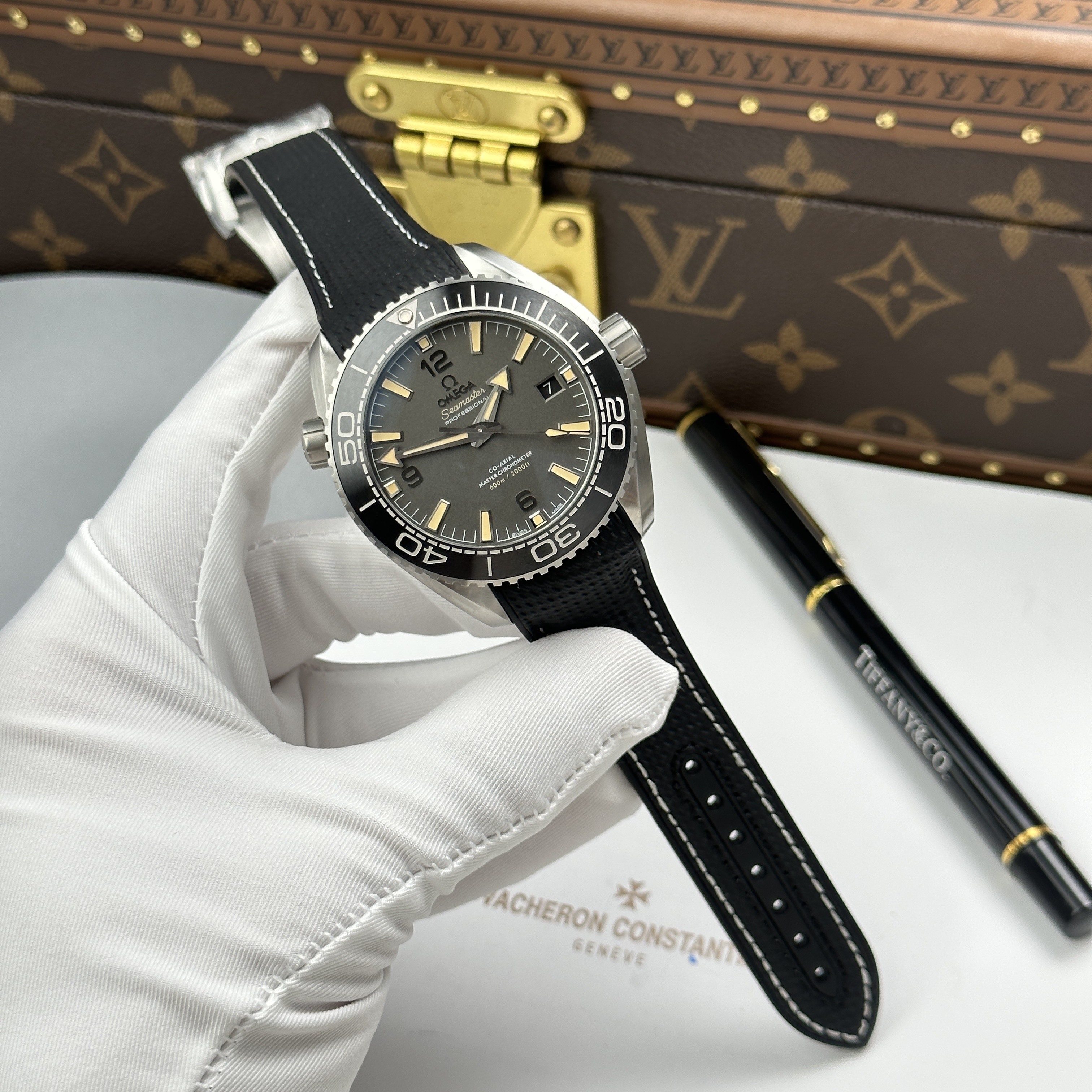 Đồng hồ Omega Seamaster Planet Ocean 600M, Size 43.5mm