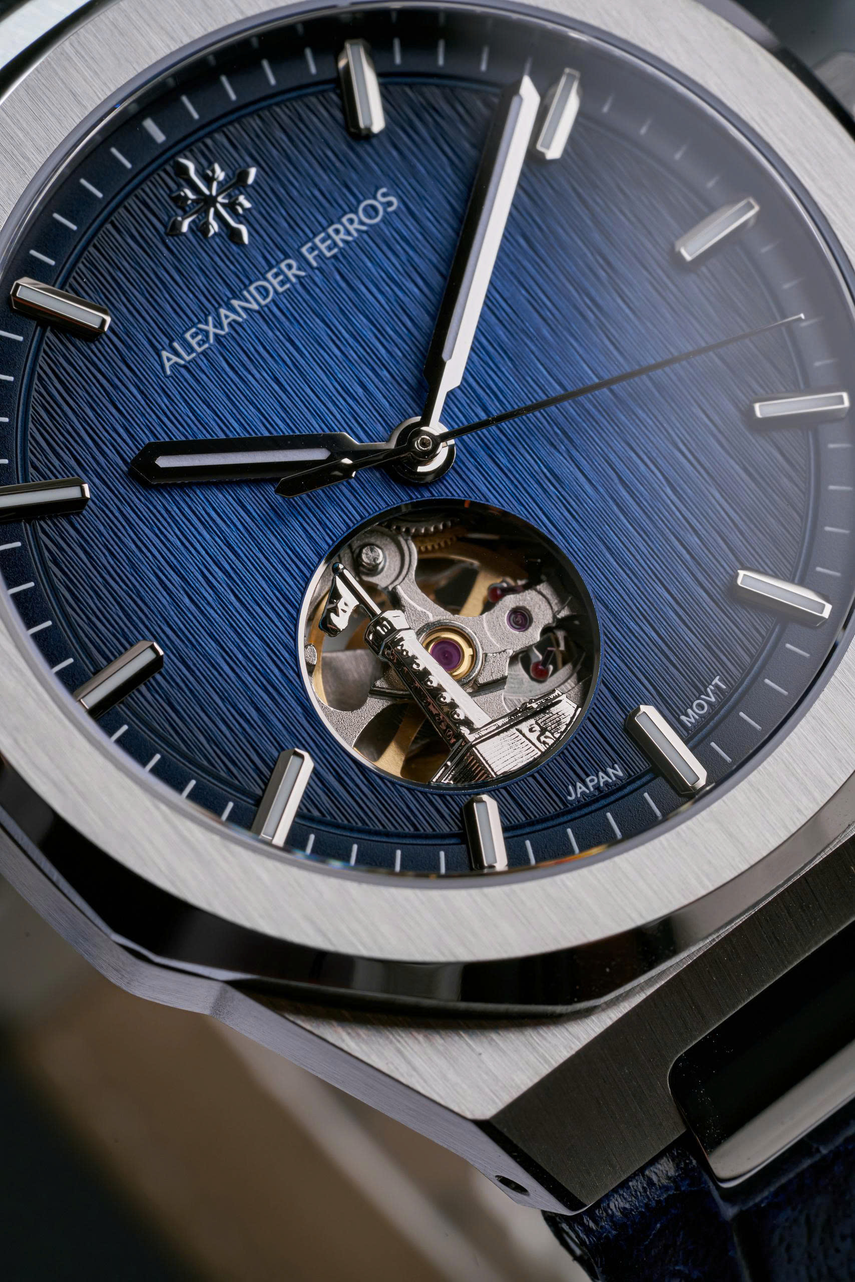 Đồng Hồ Alexander Ferros Cột Cờ 9292S-05