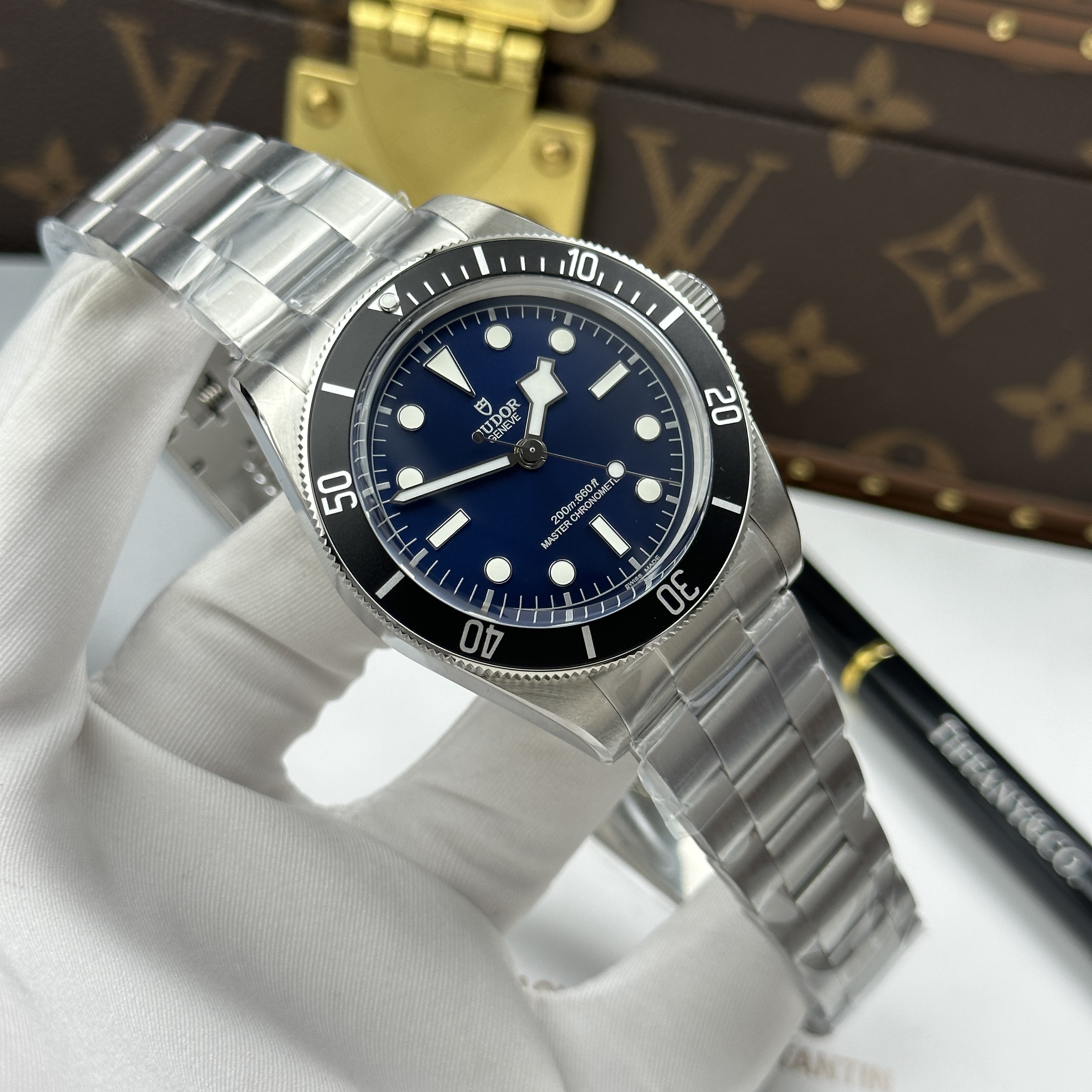 Đồng hồ Tudor Heritage Black Bay 68, size 43mm, Navy Blue