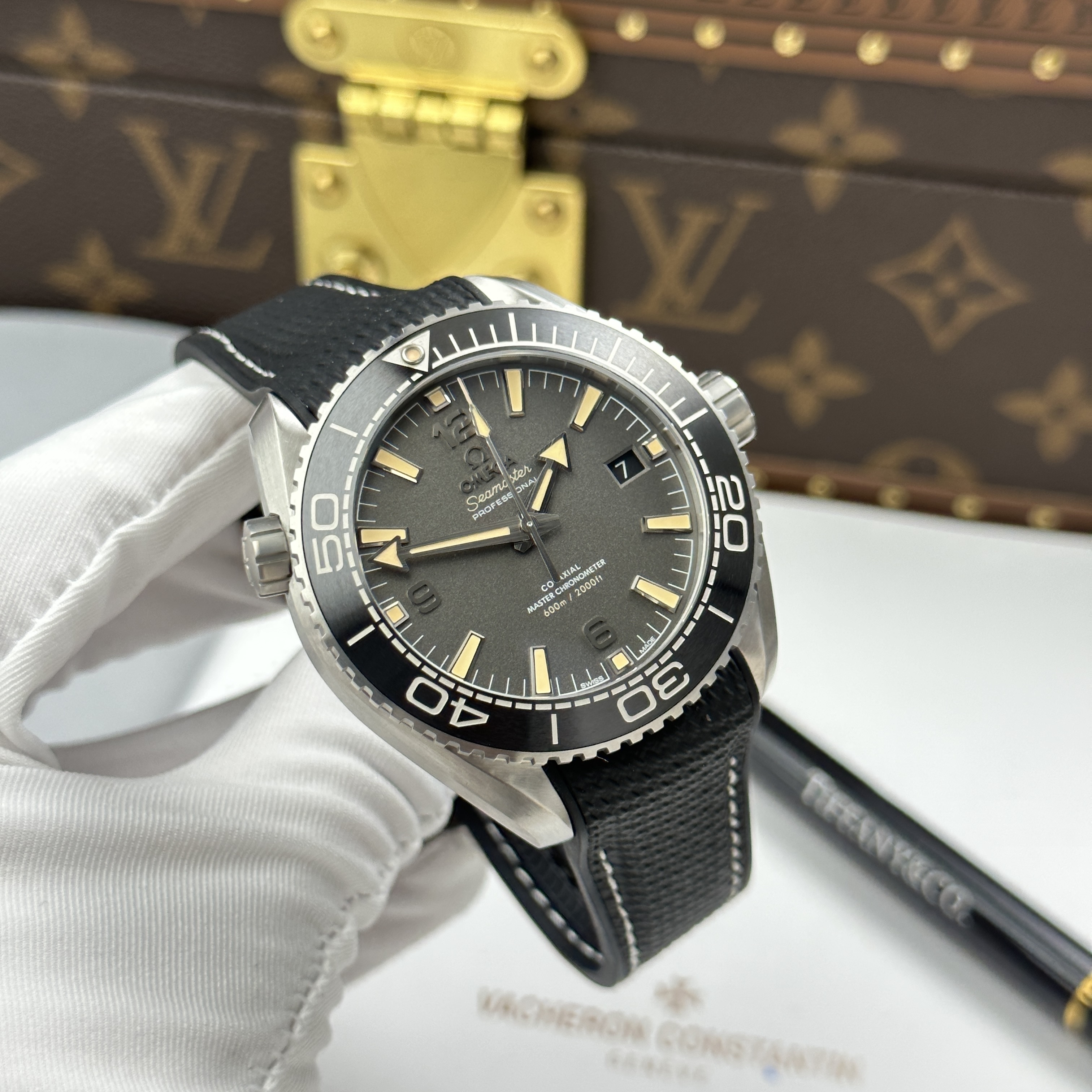 Đồng hồ Omega Seamaster Planet Ocean 600M, Size 43.5mm